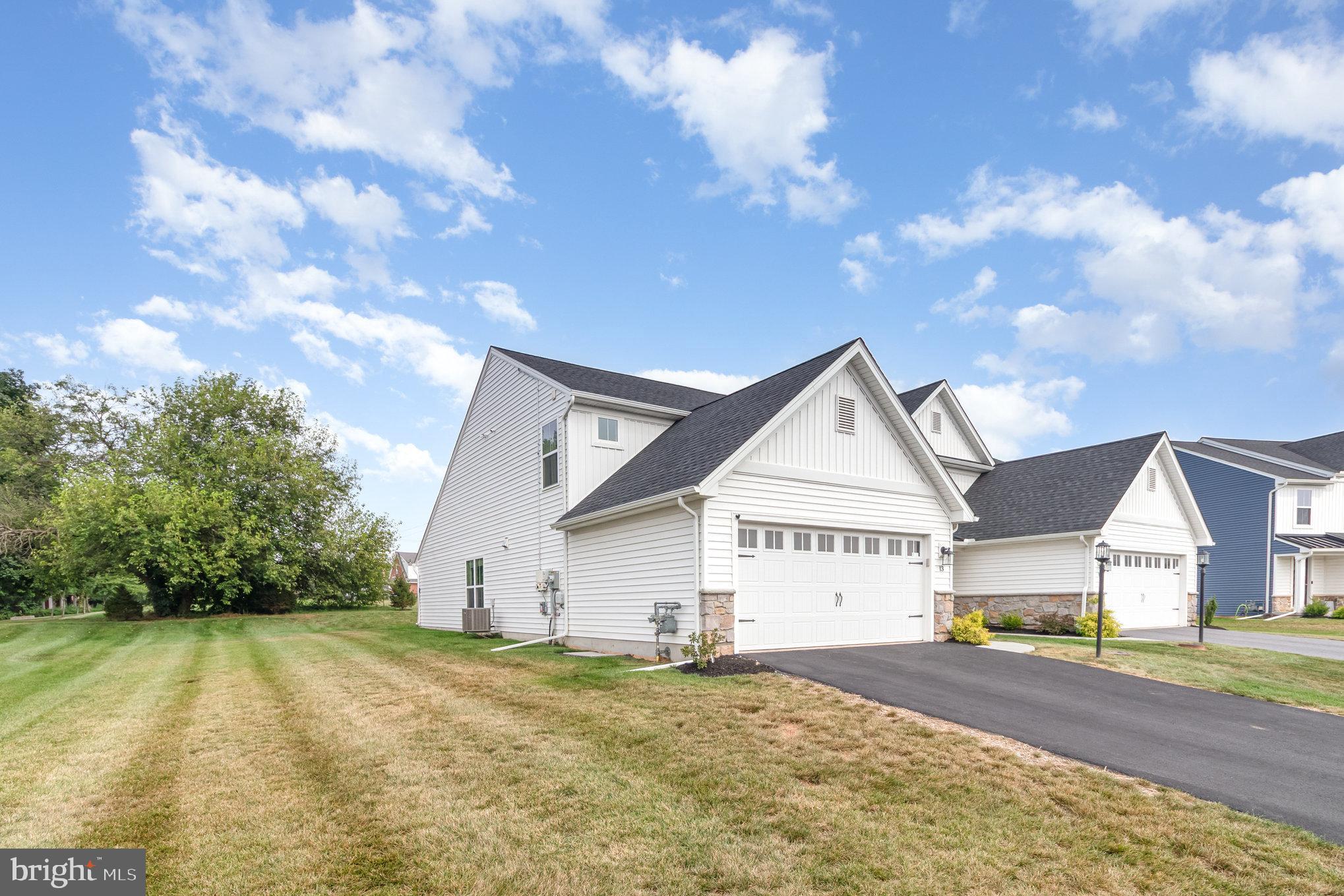 DICKINSON PLACE - Residential