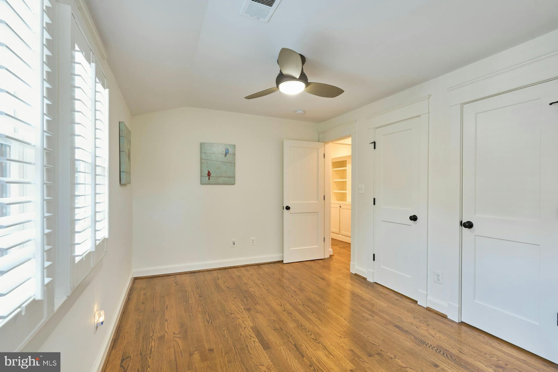 MADISON MANOR - Residential