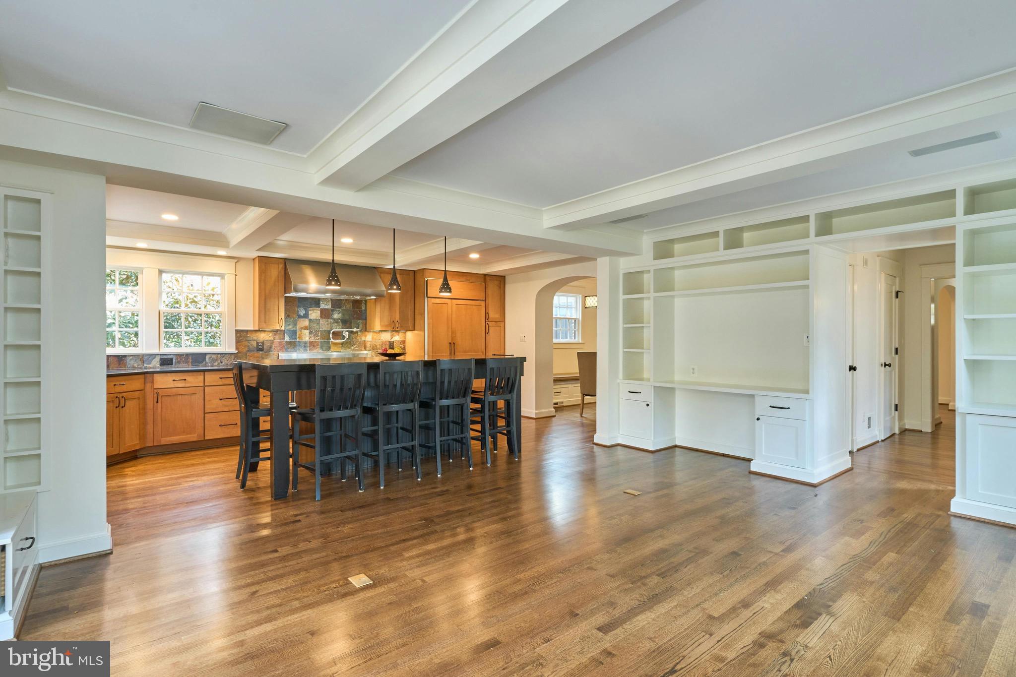 MADISON MANOR - Residential