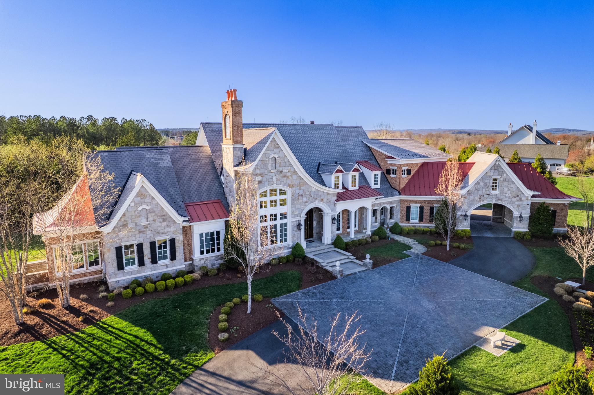 ESTATES @ CREIGHTON FARM - Residential