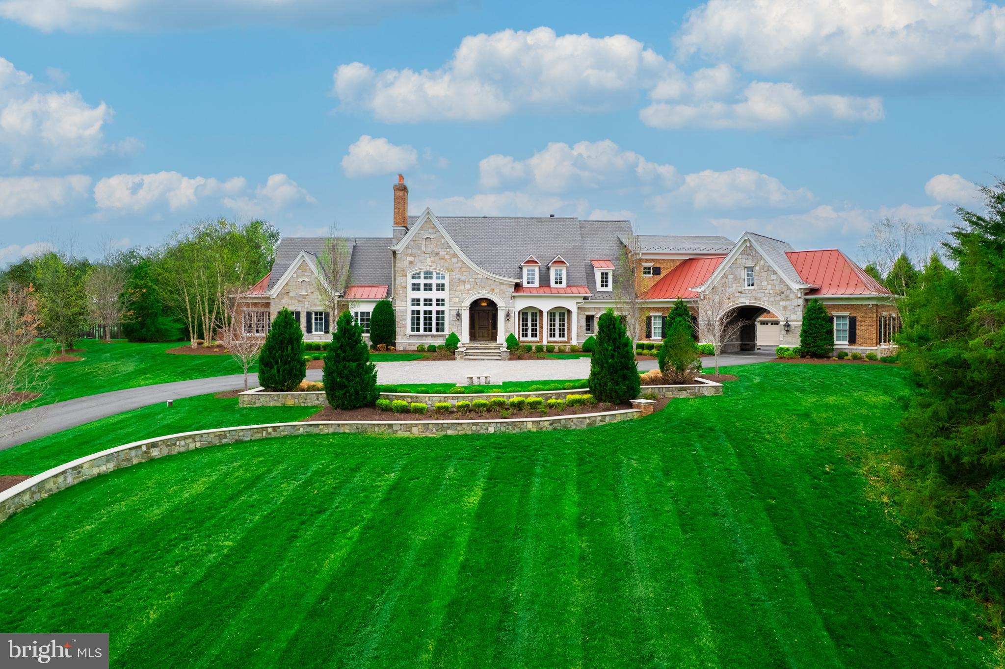 ESTATES @ CREIGHTON FARM - Residential