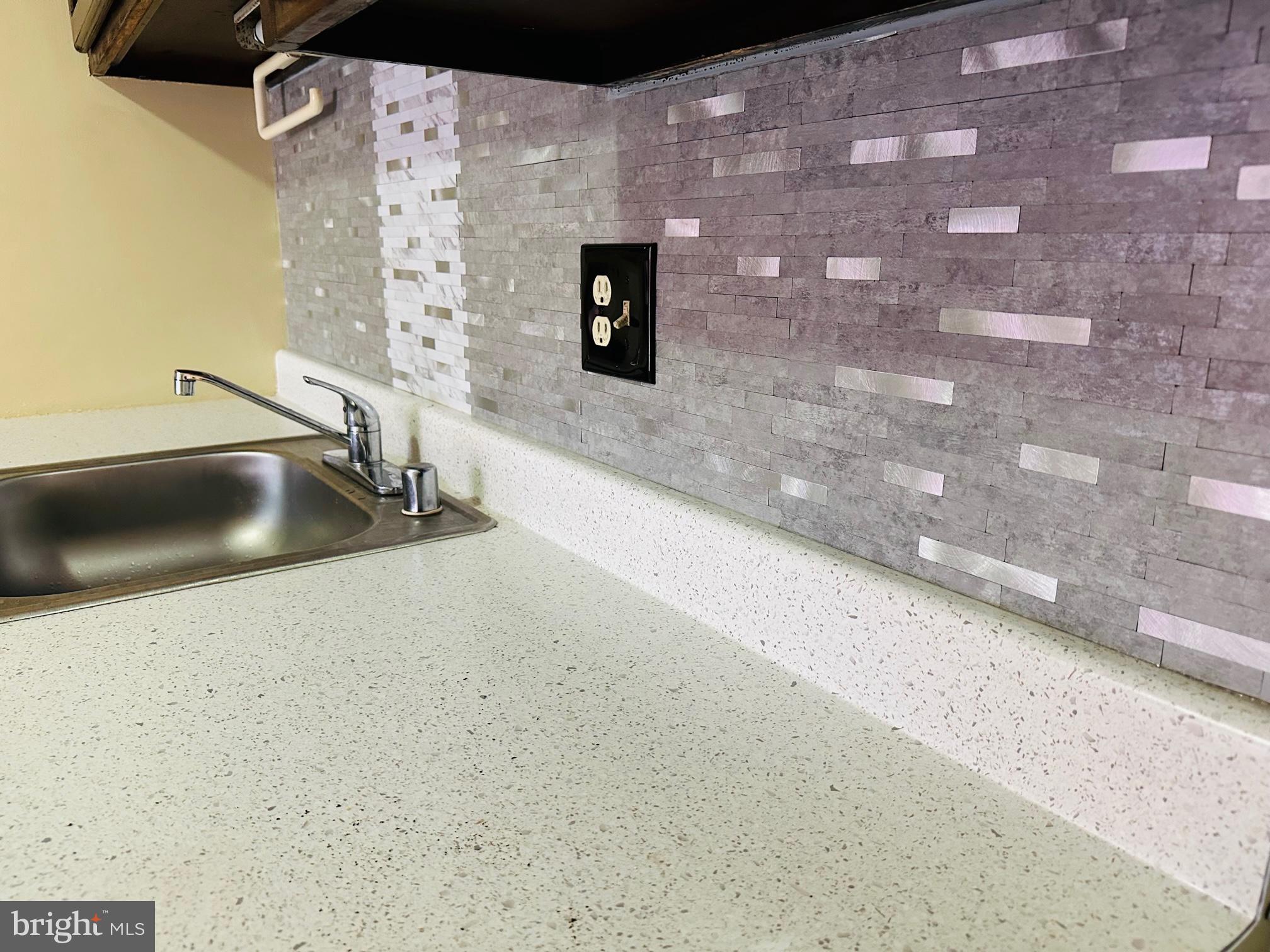 LINDEN SQUARE - Residential