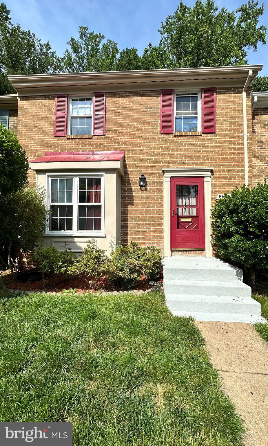 LINDEN SQUARE - Residential