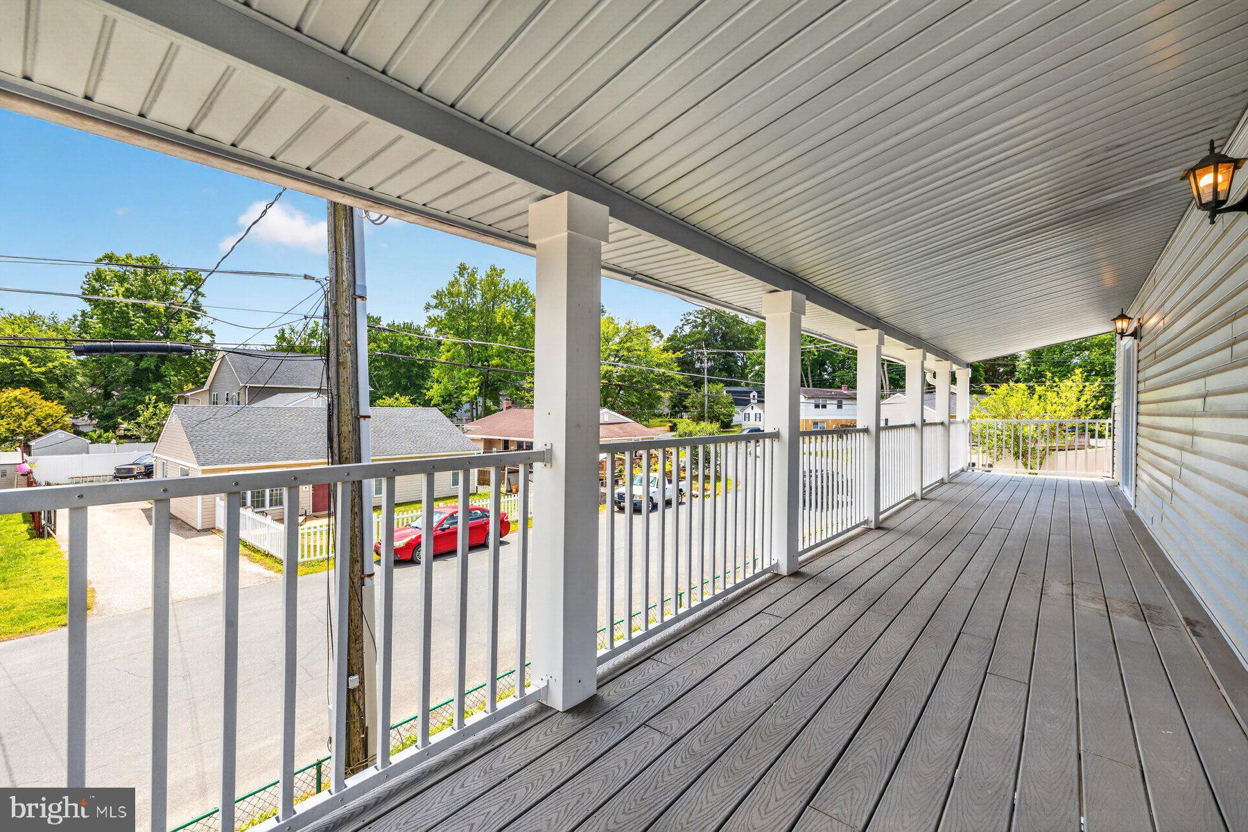 WOODLAND BEACH - Residential