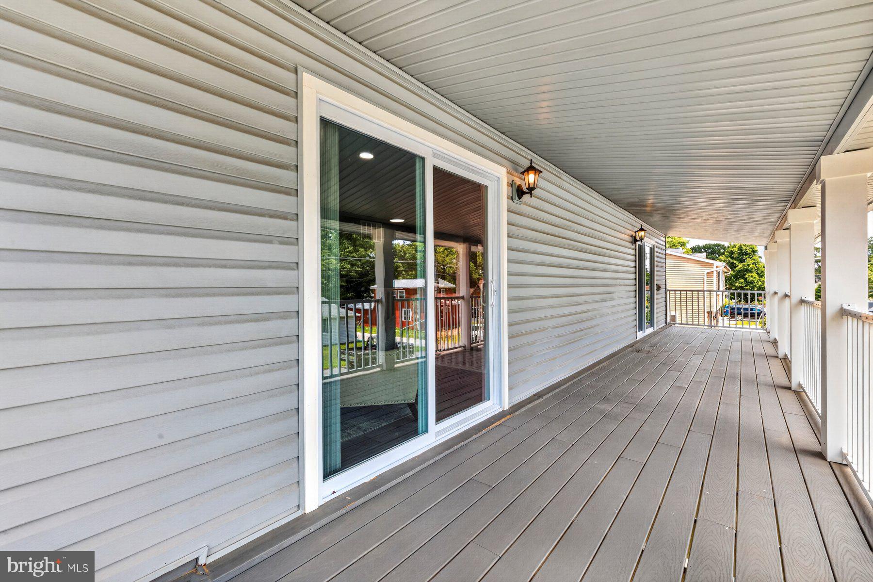 WOODLAND BEACH - Residential