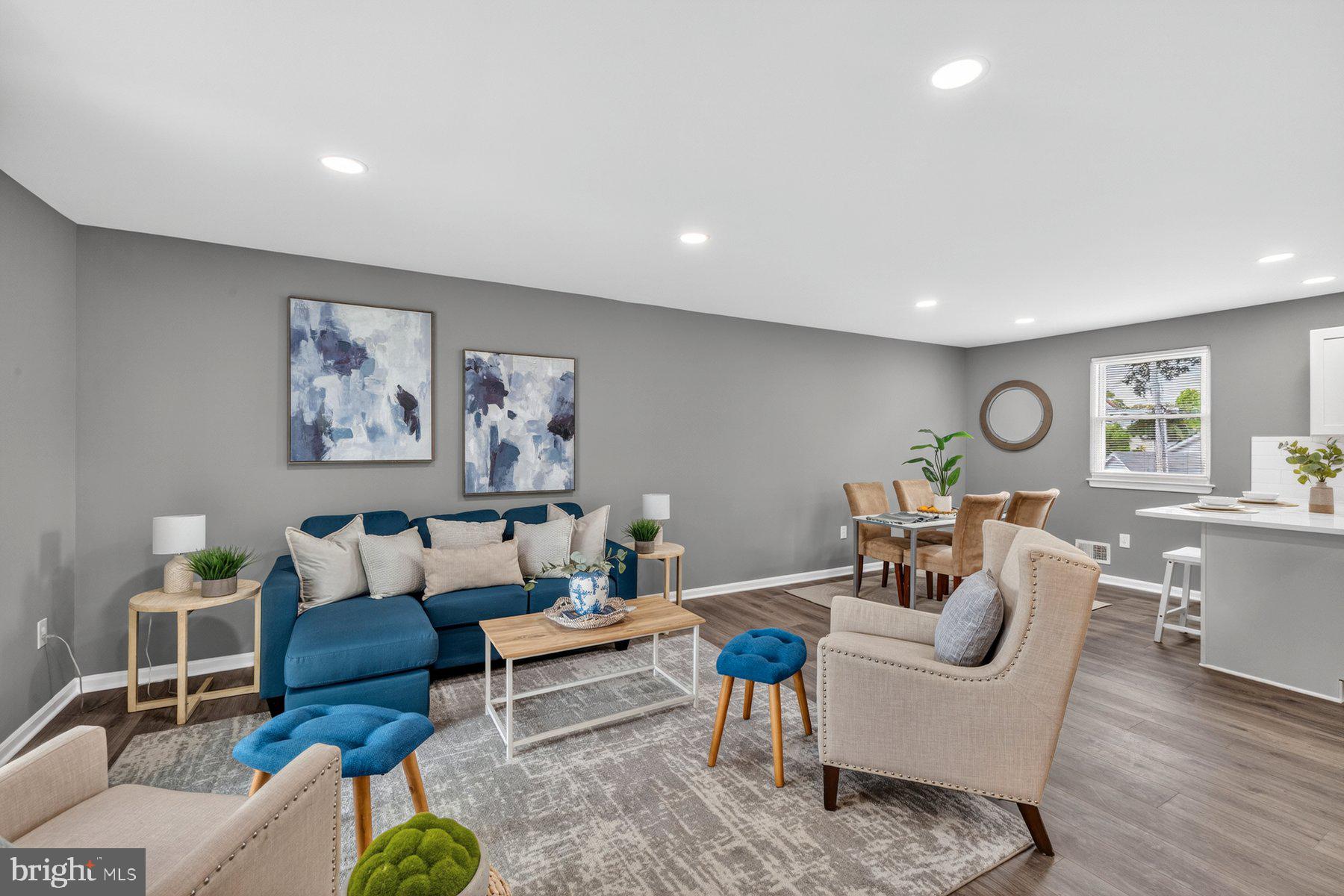 WOODLAND BEACH - Residential