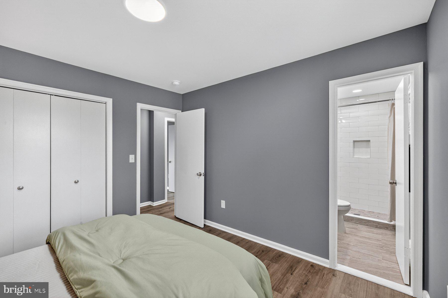 WOODLAND BEACH - Residential