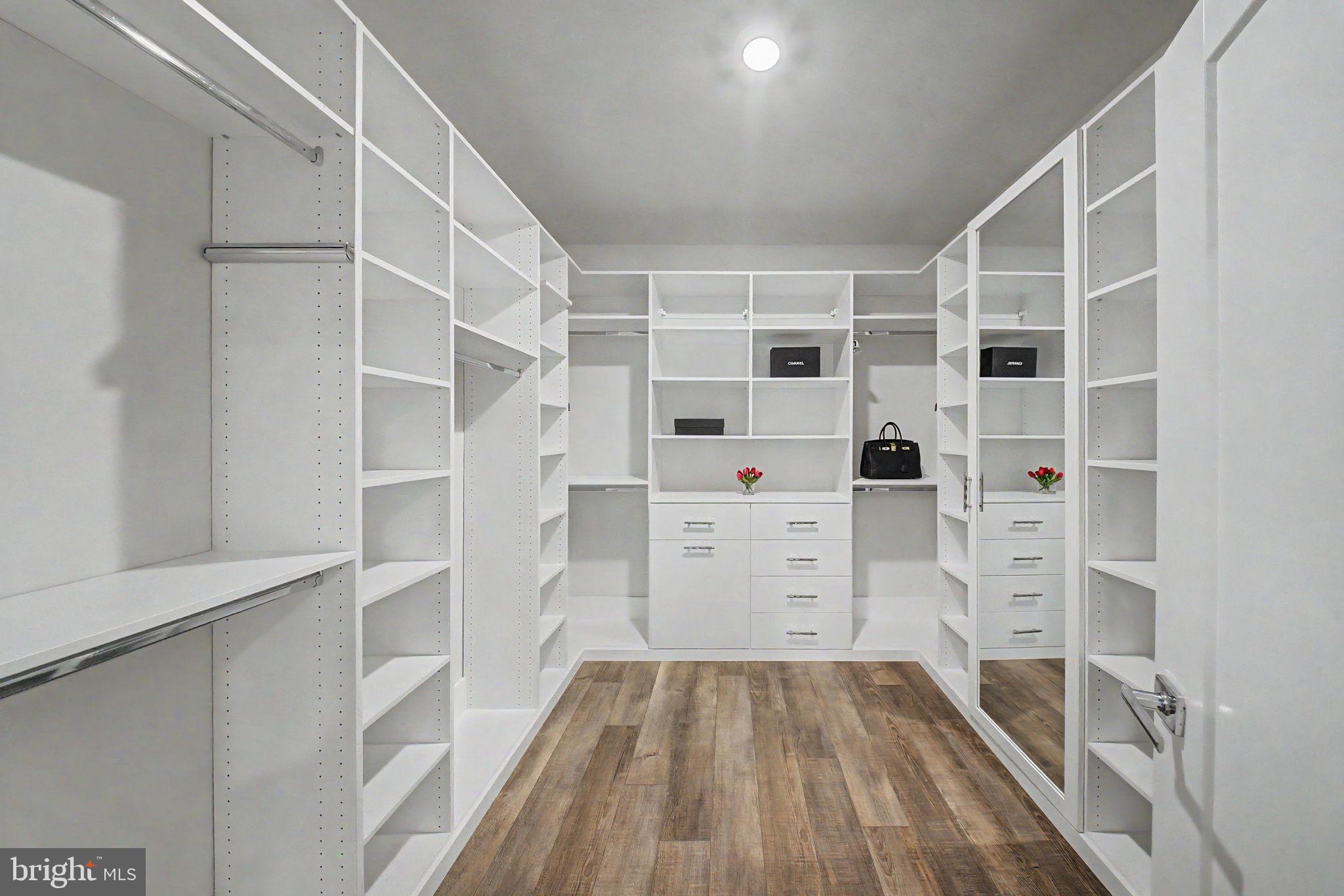 TYSONS CORNER - Residential