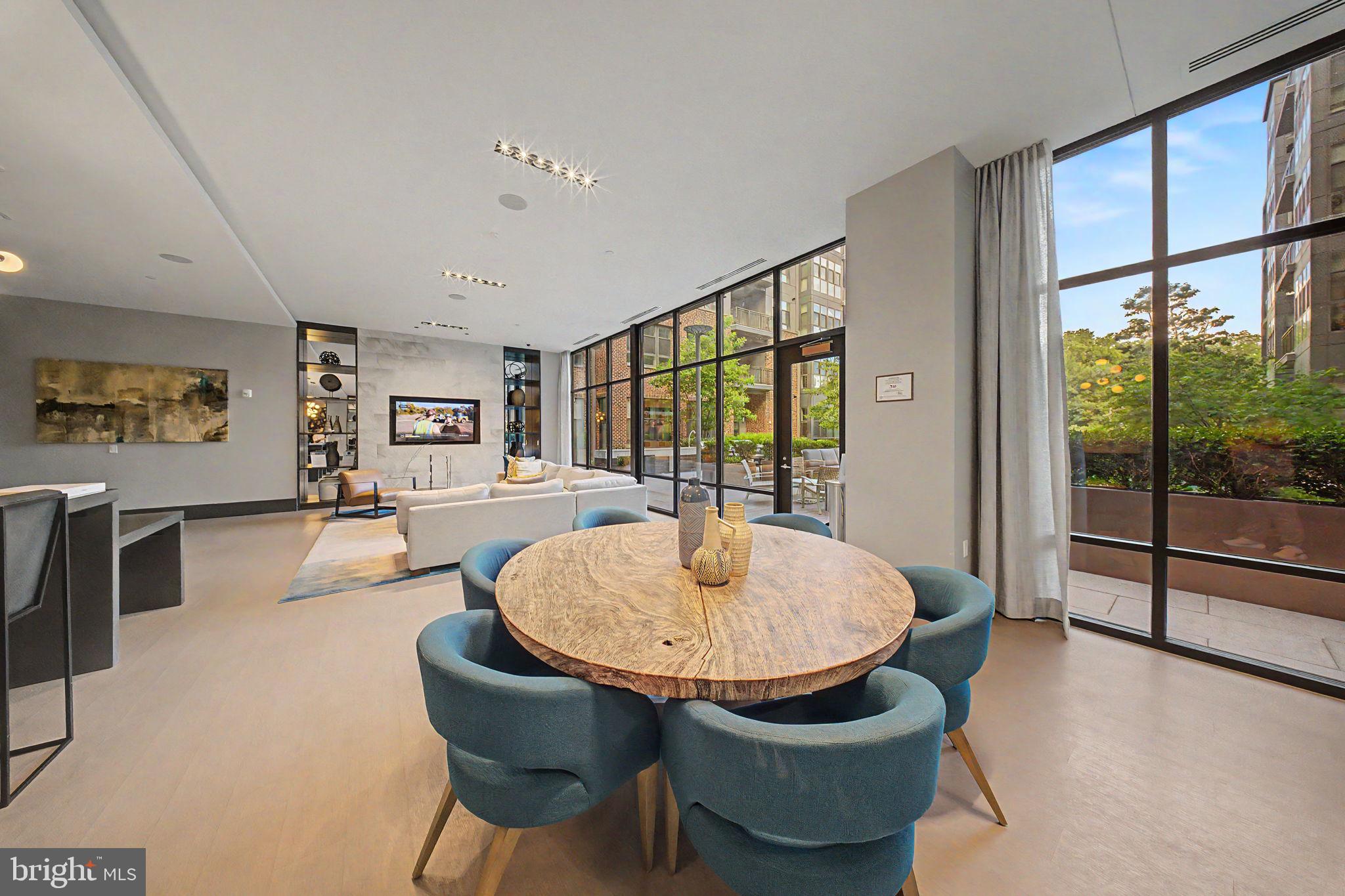 TYSONS CORNER - Residential