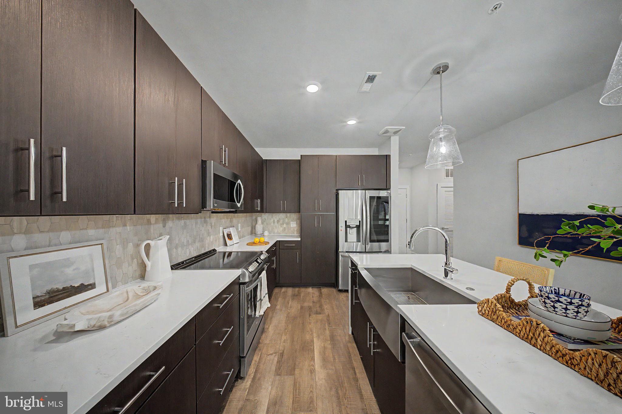 TYSONS CORNER - Residential