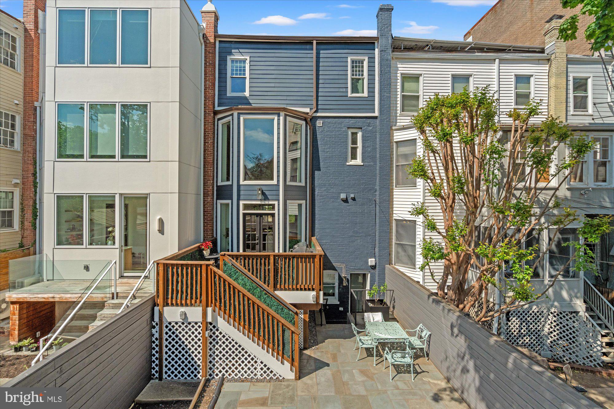WOODLEY PARK - Residential