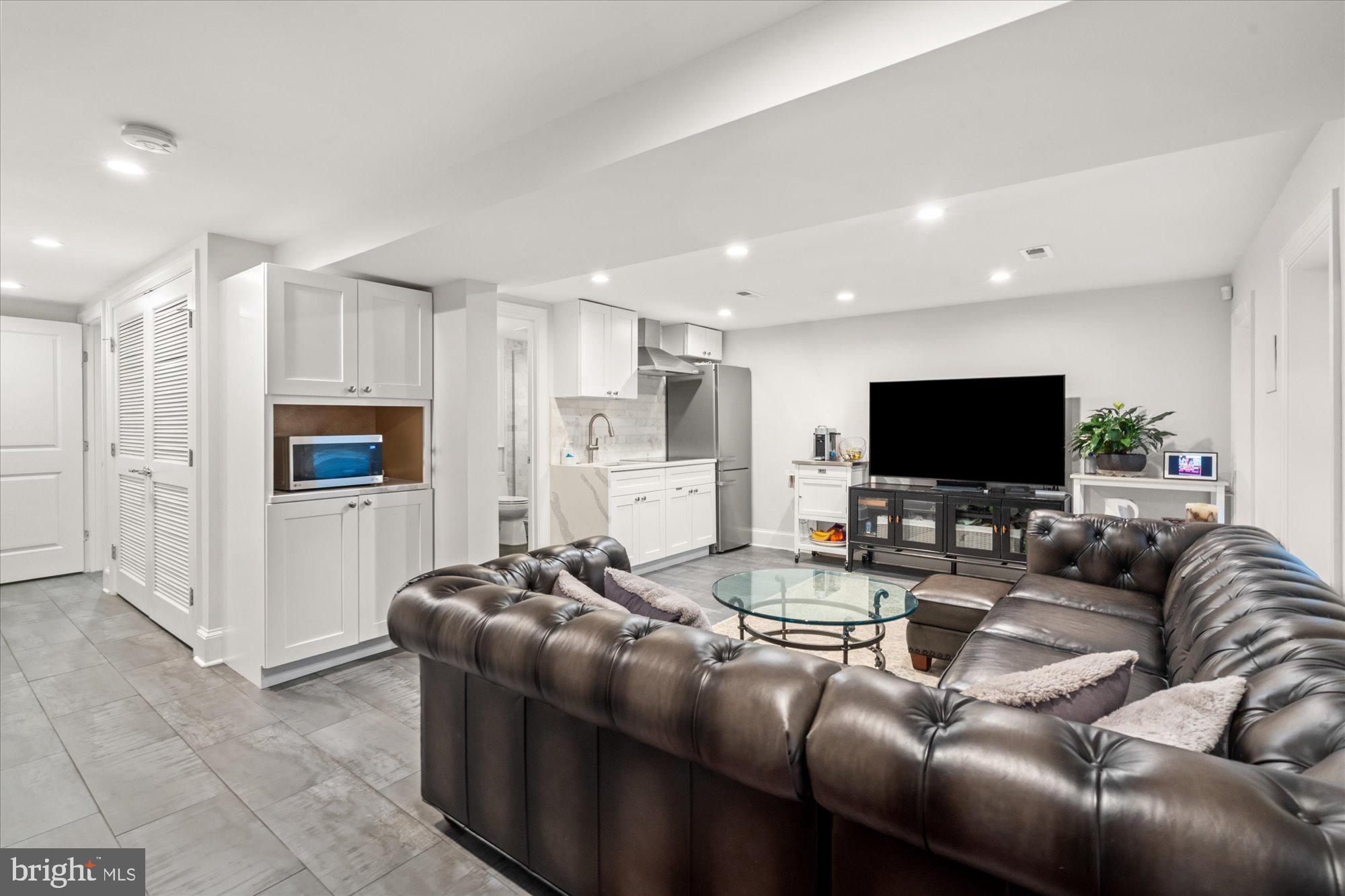 WOODLEY PARK - Residential