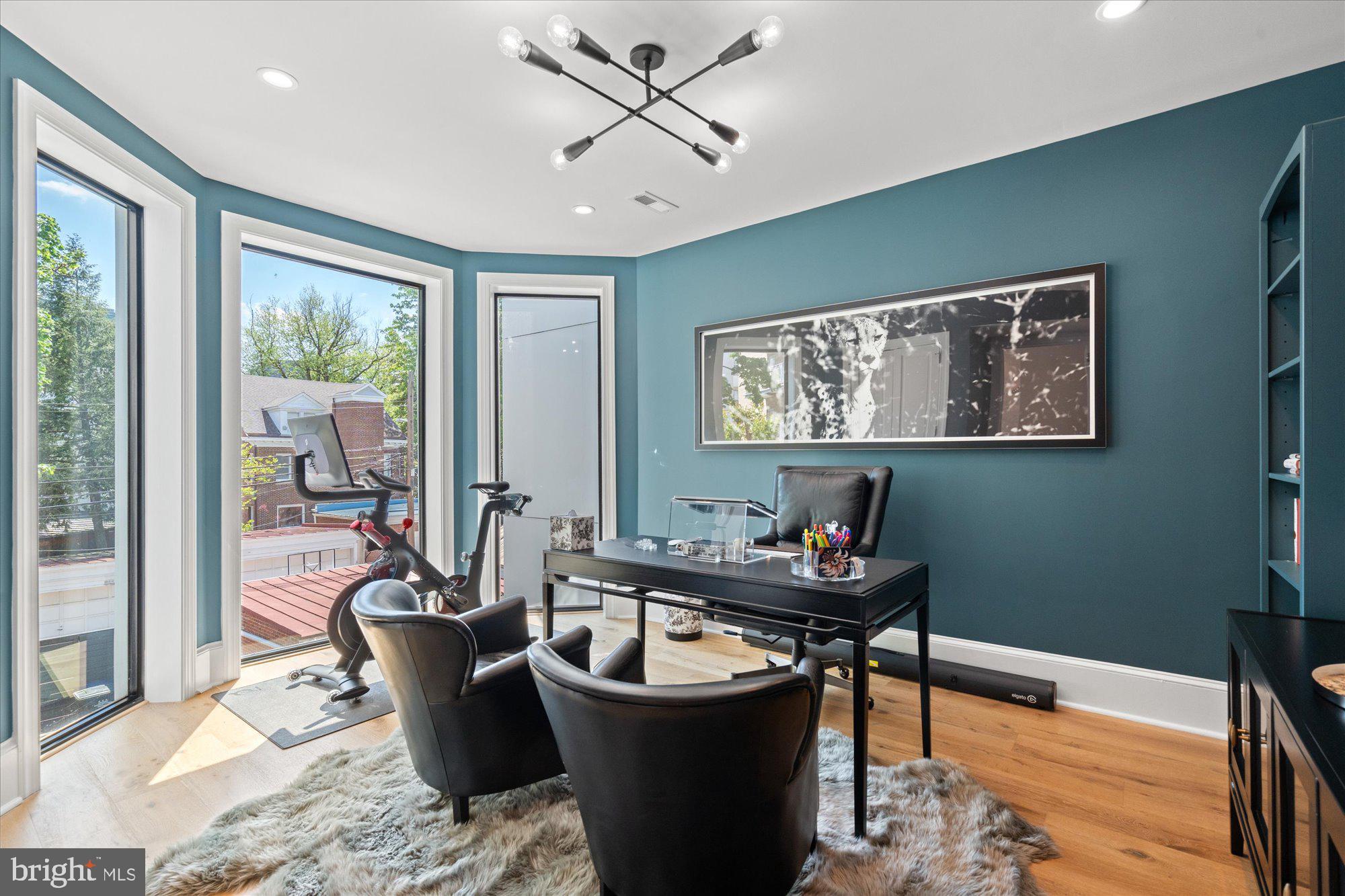 WOODLEY PARK - Residential