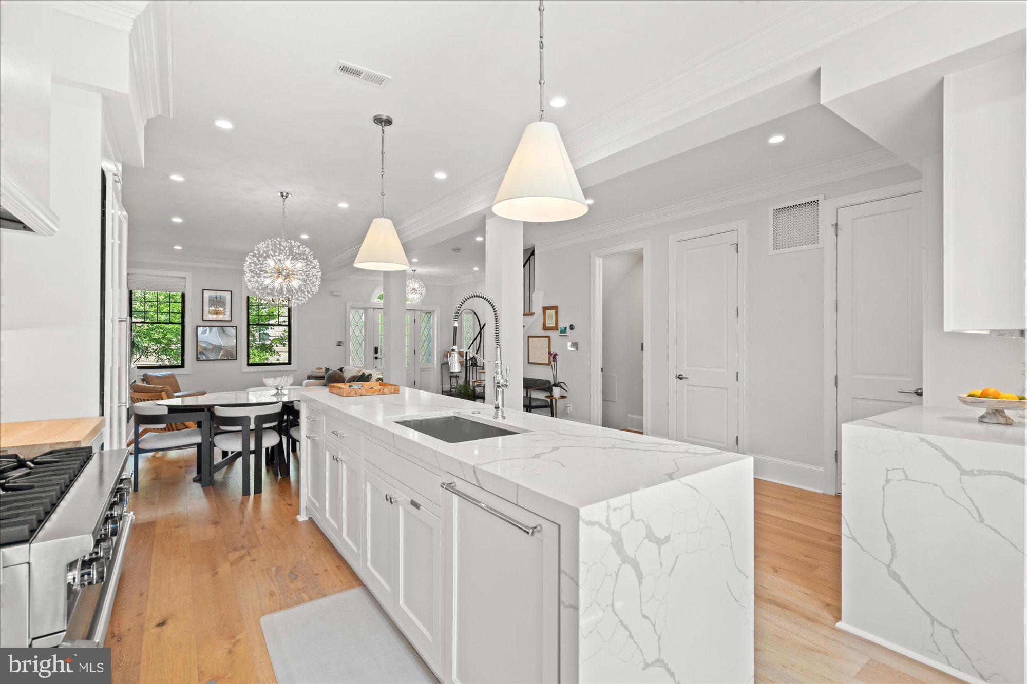 WOODLEY PARK - Residential