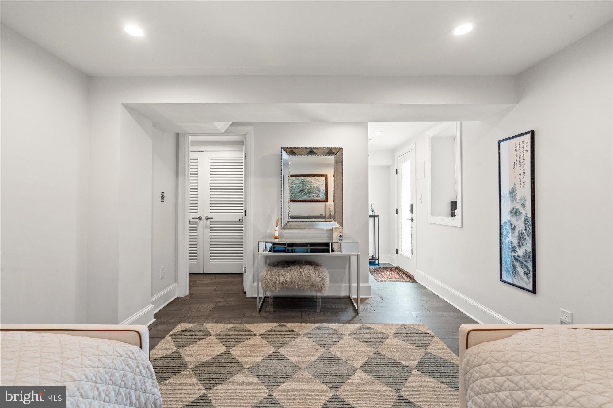 WOODLEY PARK - Residential