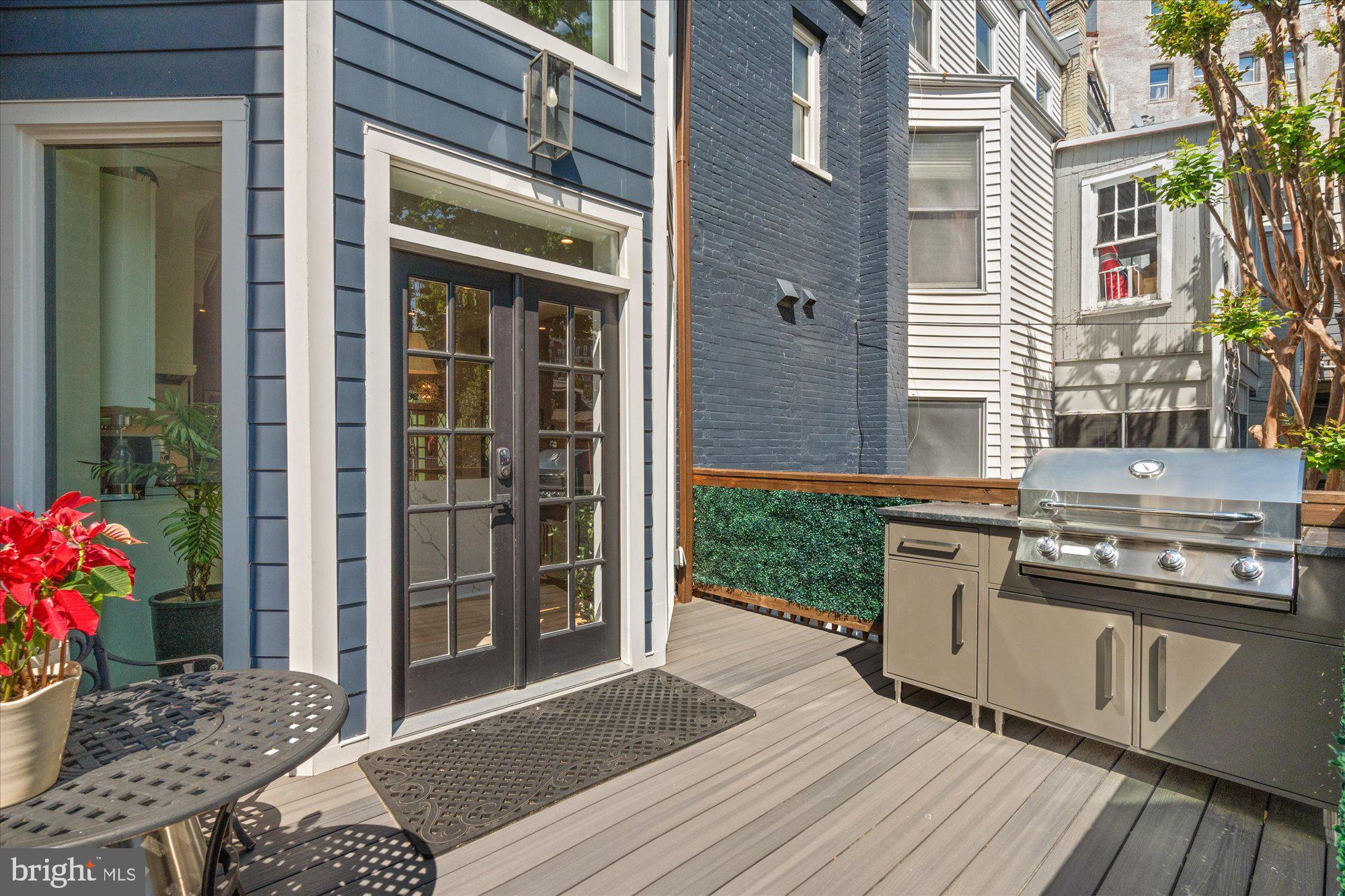WOODLEY PARK - Residential