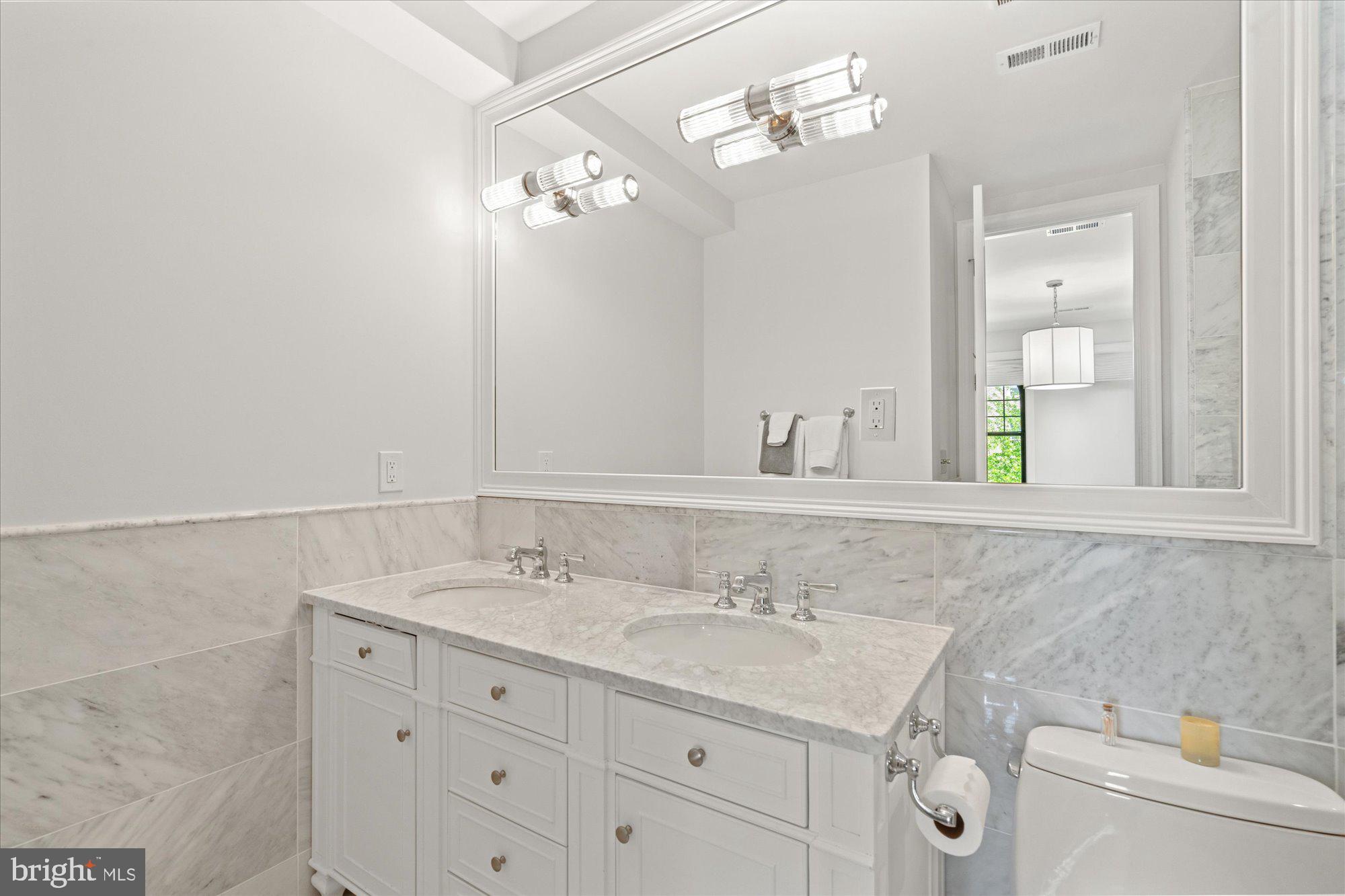 WOODLEY PARK - Residential