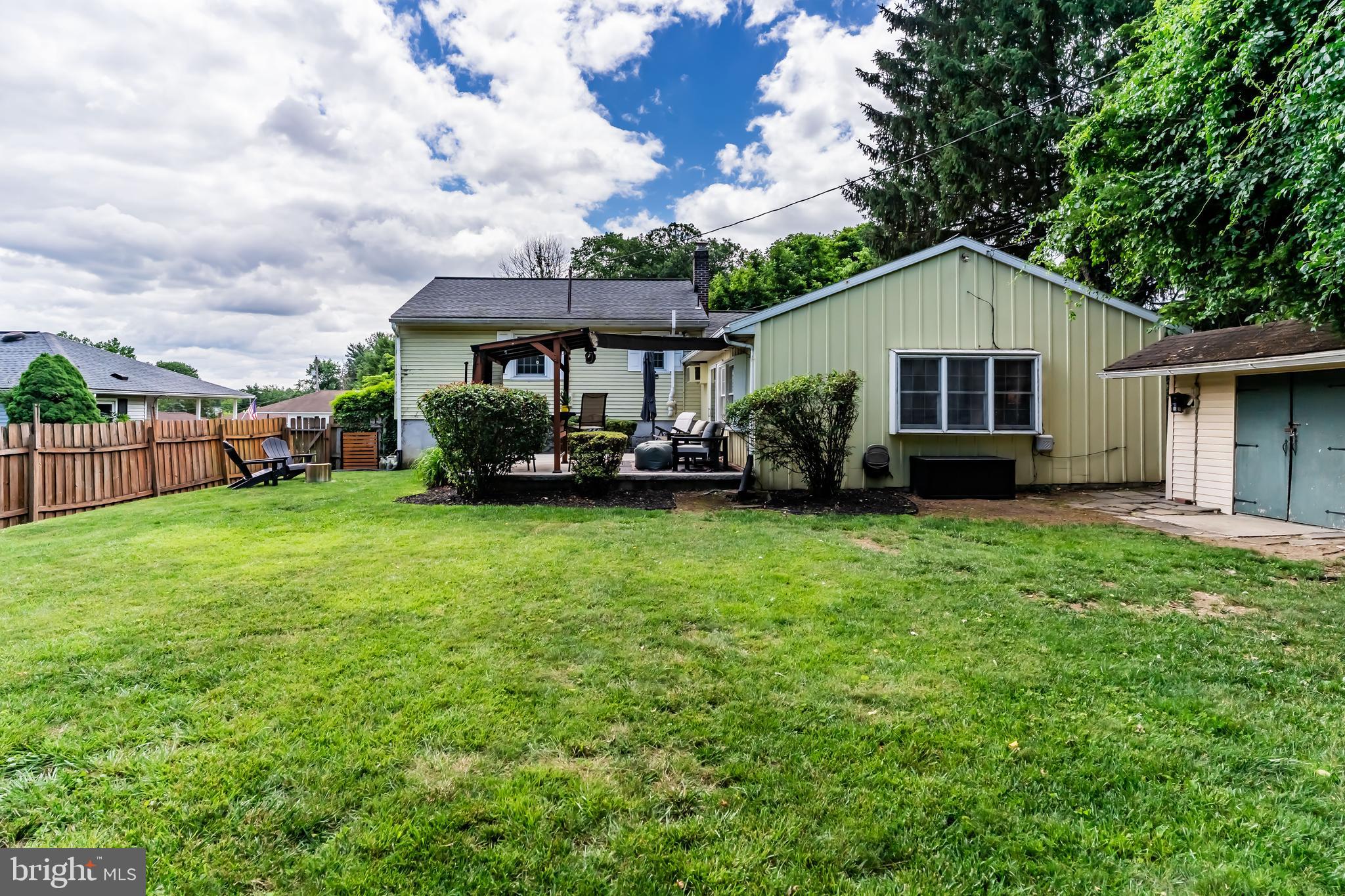 LONG MEADOWS - Residential