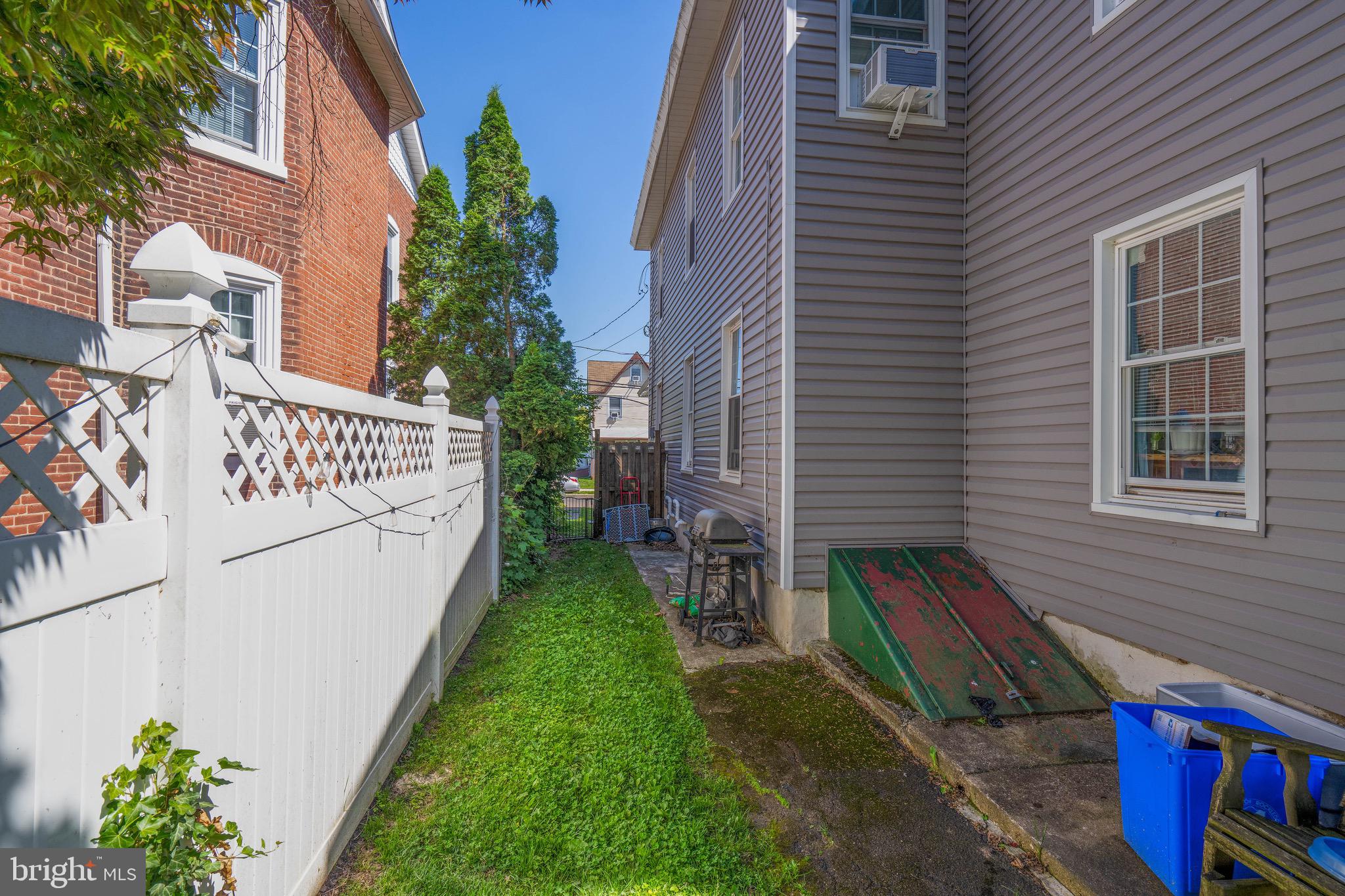 ROCKLEDGE - Residential Income
