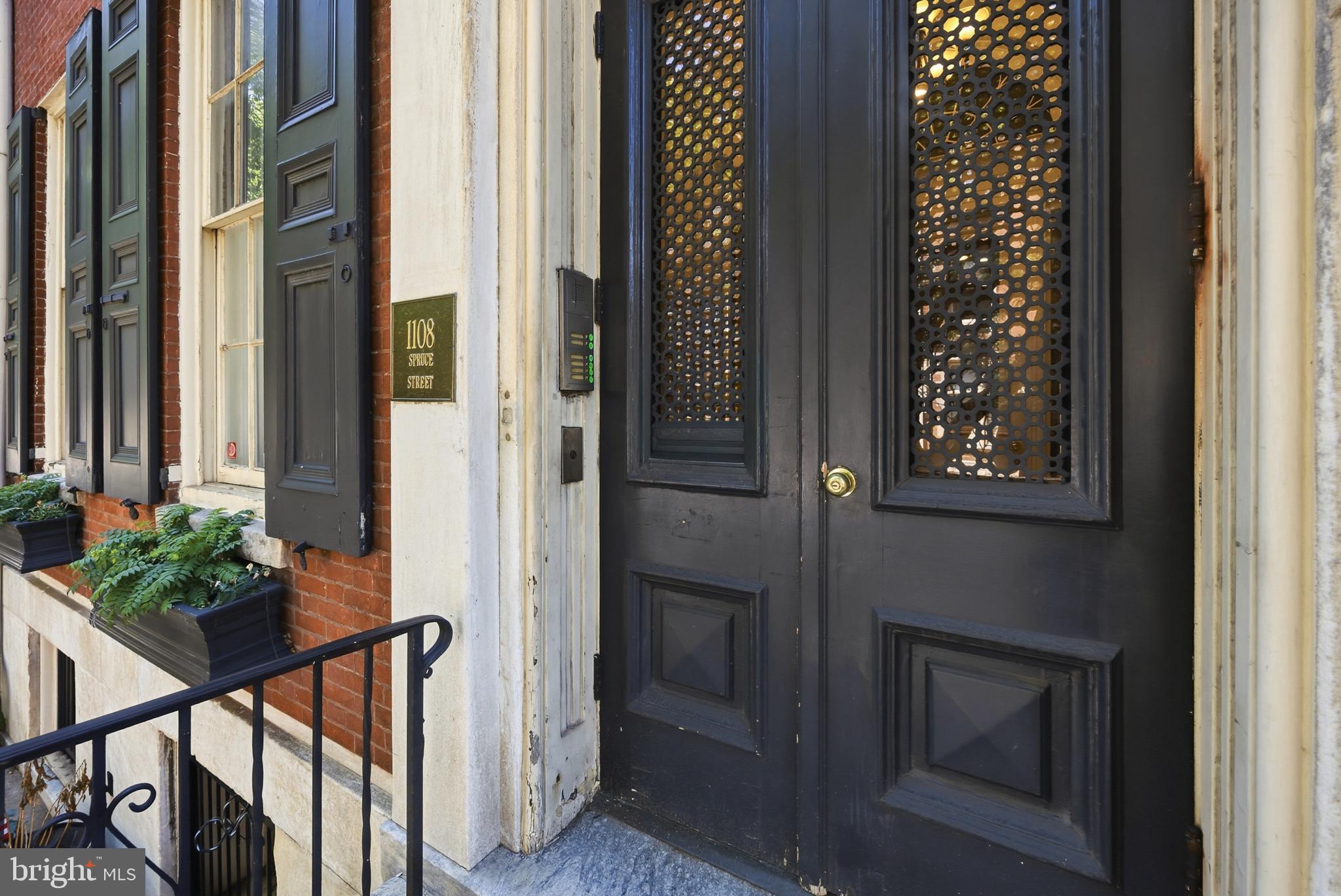 WASHINGTON SQ - Residential