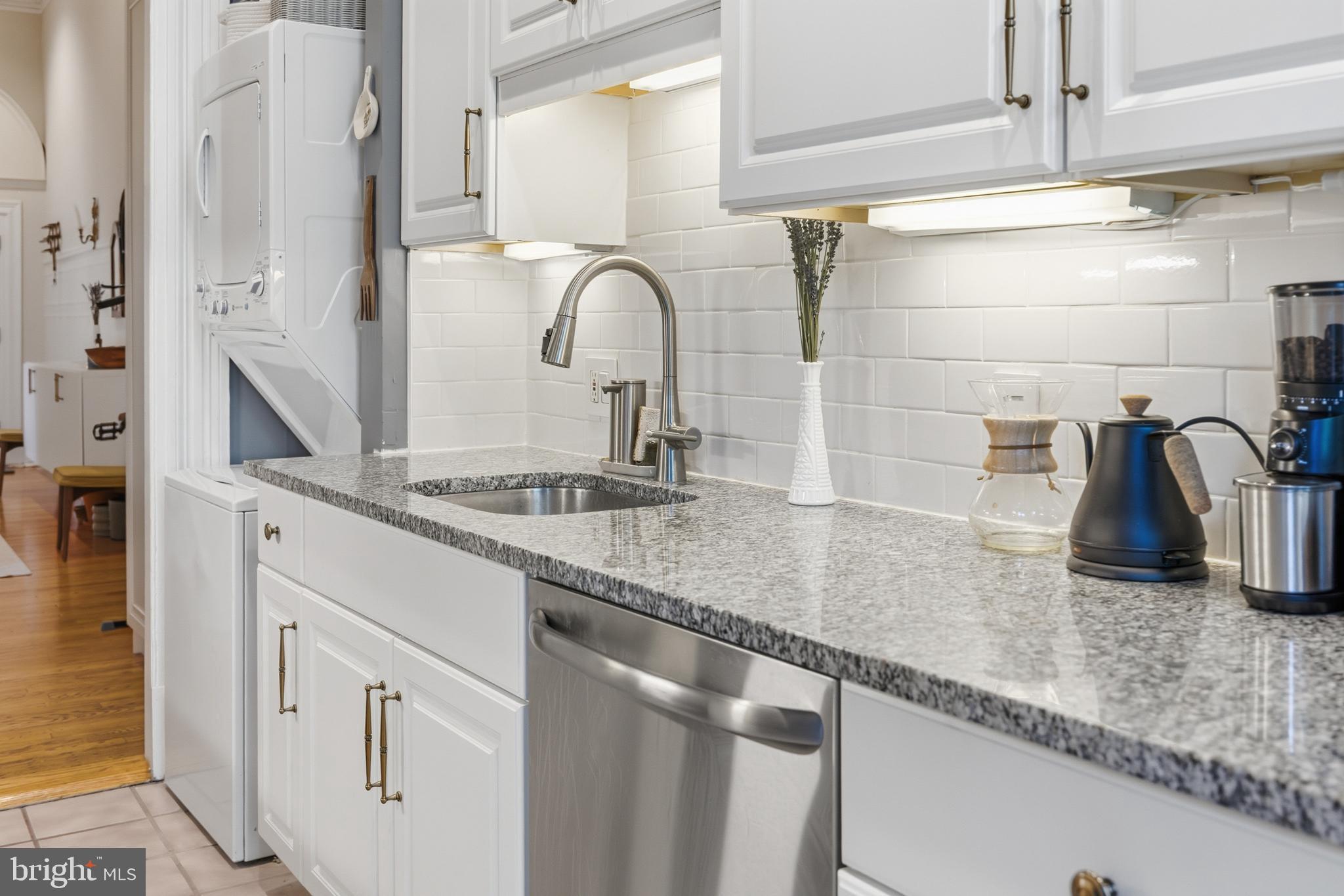 WASHINGTON SQ - Residential