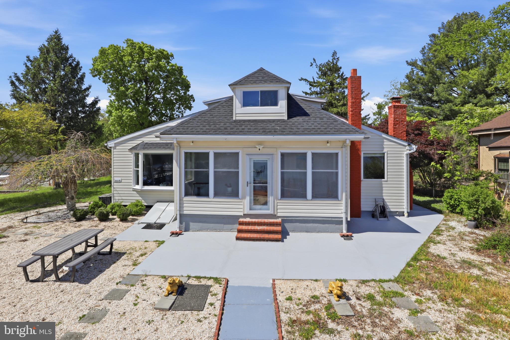 CEDAR BEACH - Residential