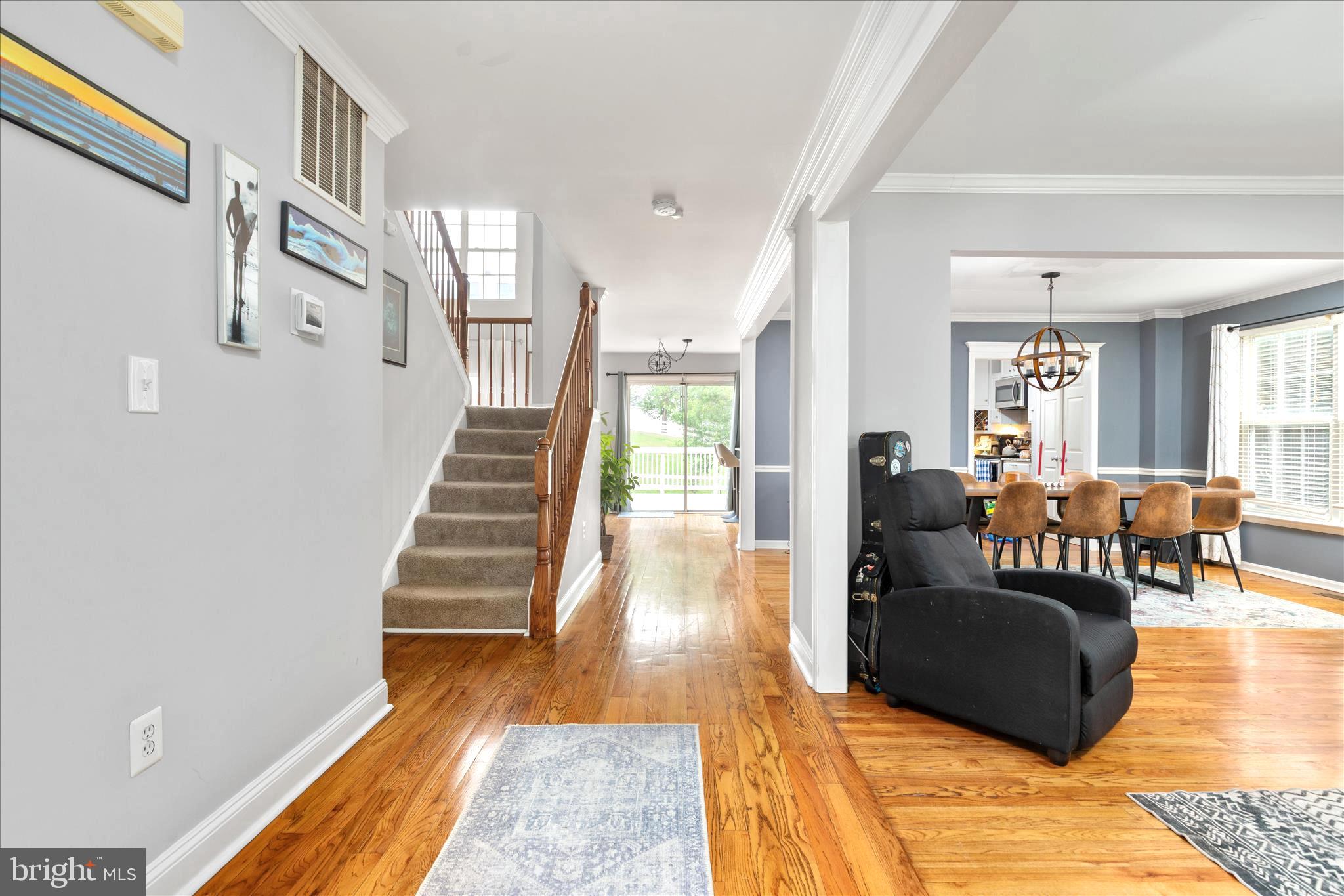 ROUND HILL - Residential