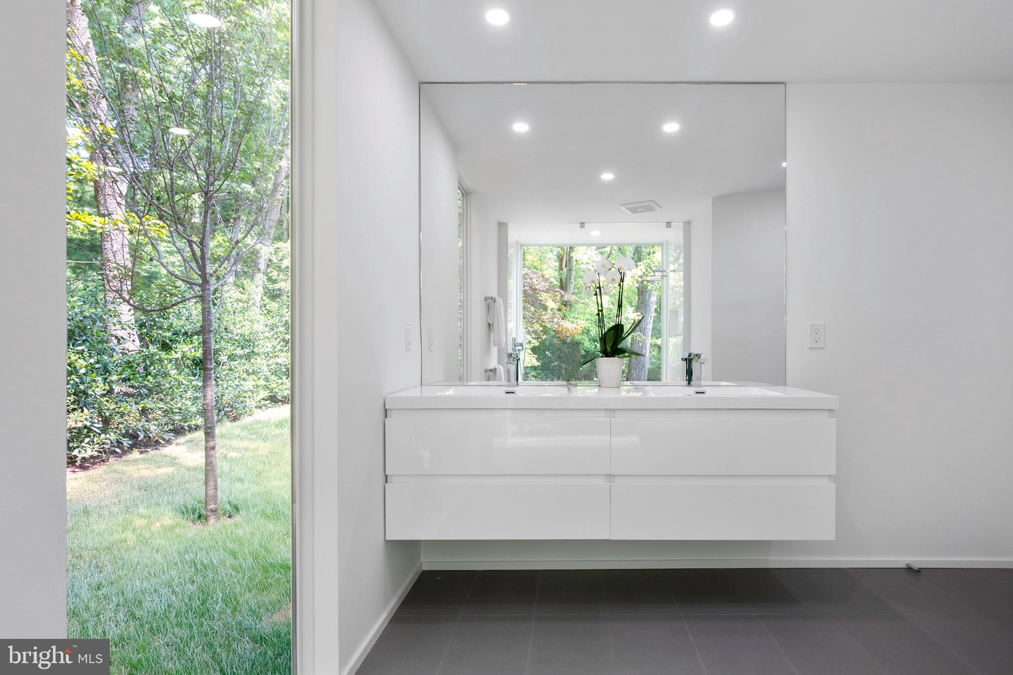 HOLLIN HILLS - Residential