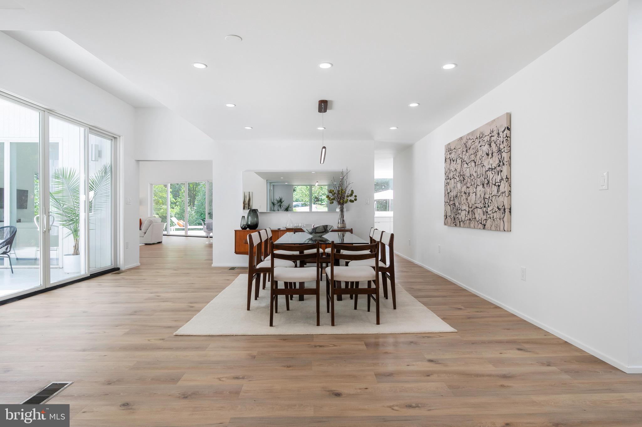 HOLLIN HILLS - Residential