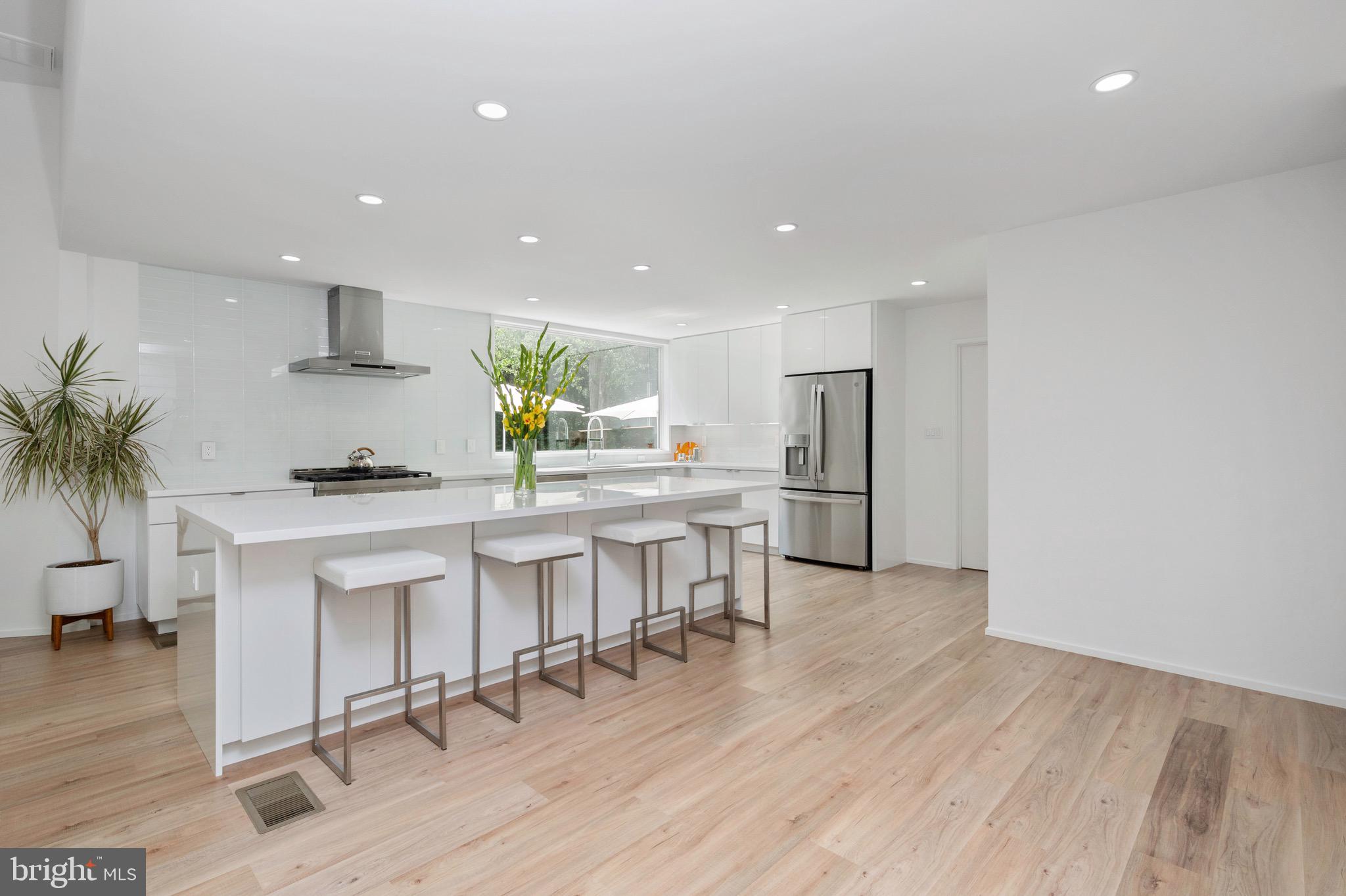 HOLLIN HILLS - Residential