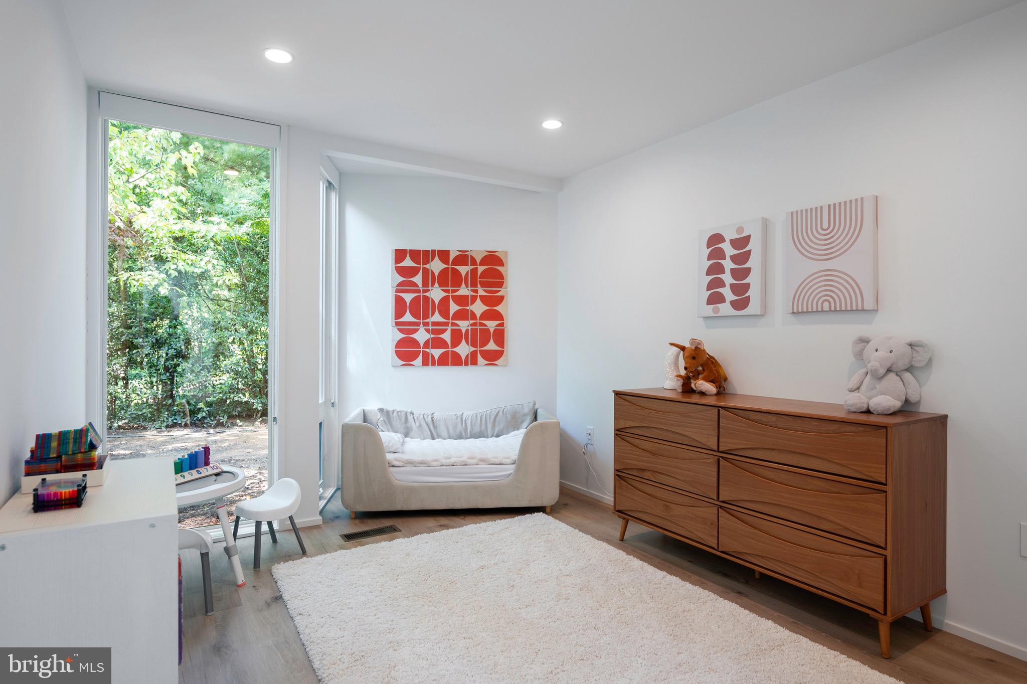 HOLLIN HILLS - Residential