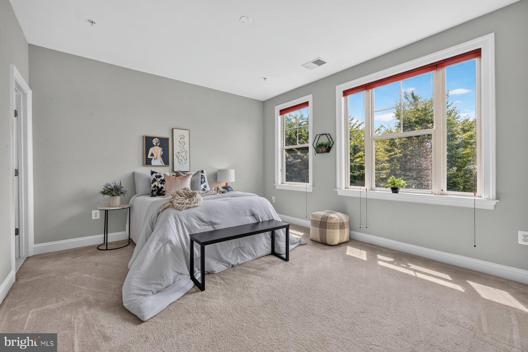 KENSINGTON HEIGHTS - Residential