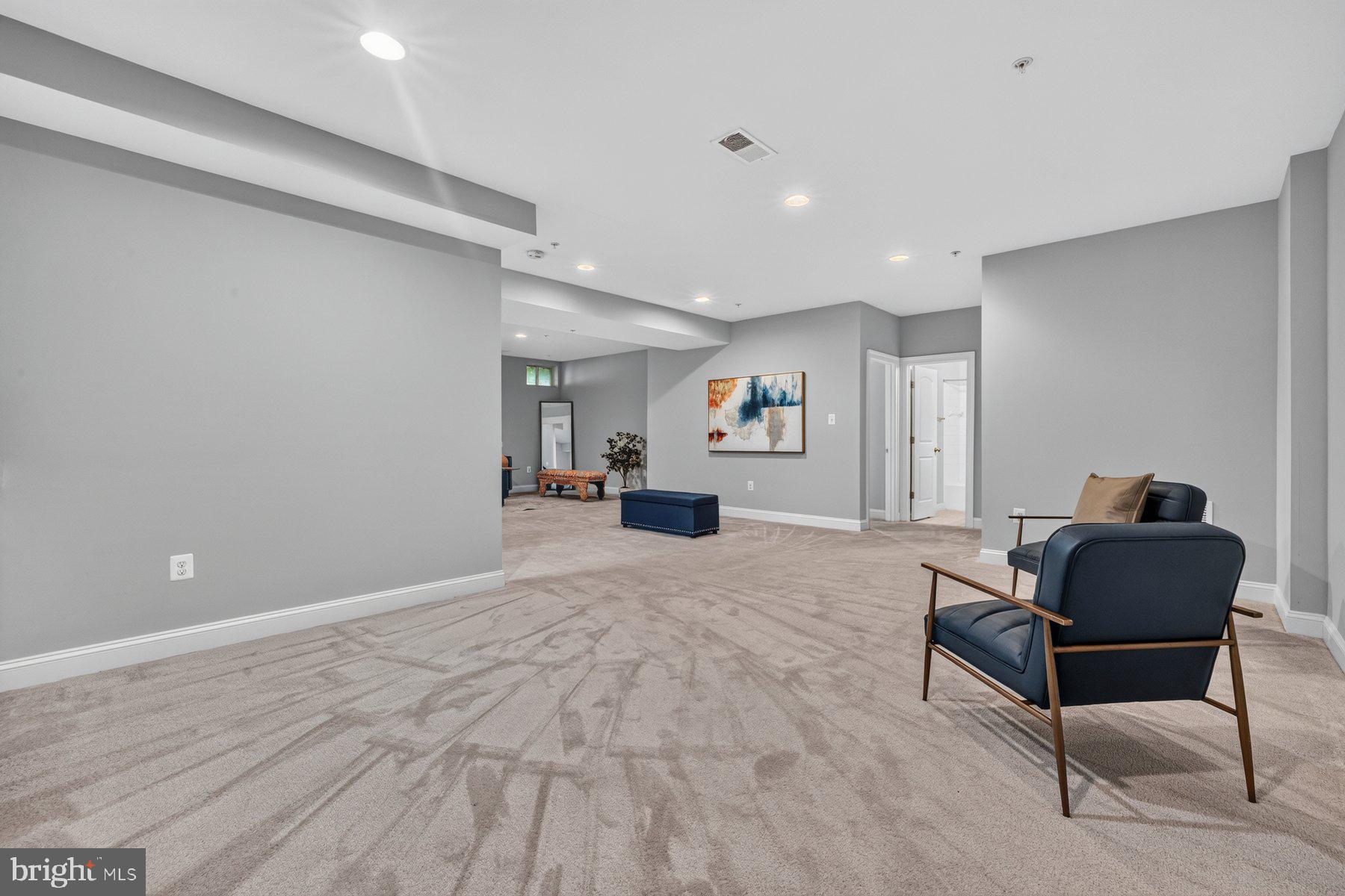 KENSINGTON HEIGHTS - Residential