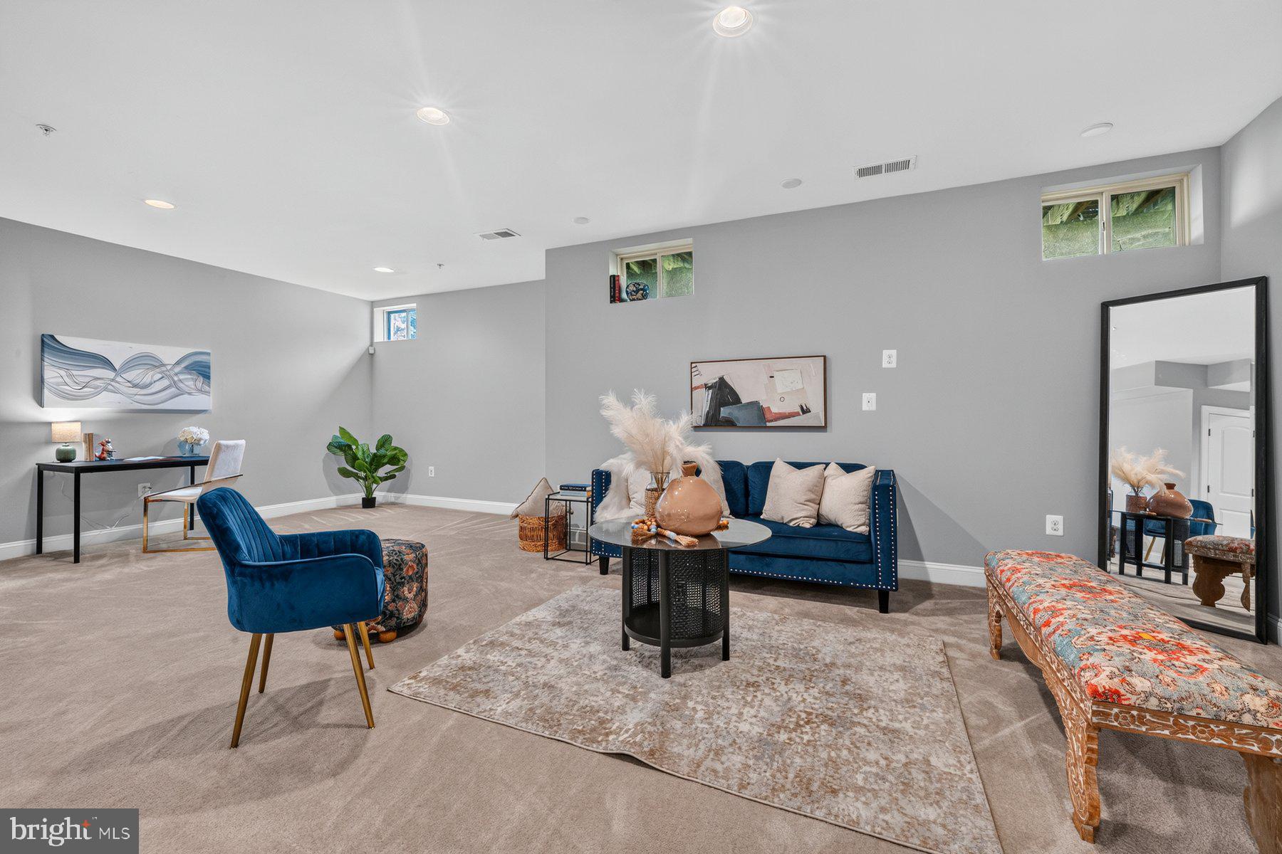 KENSINGTON HEIGHTS - Residential