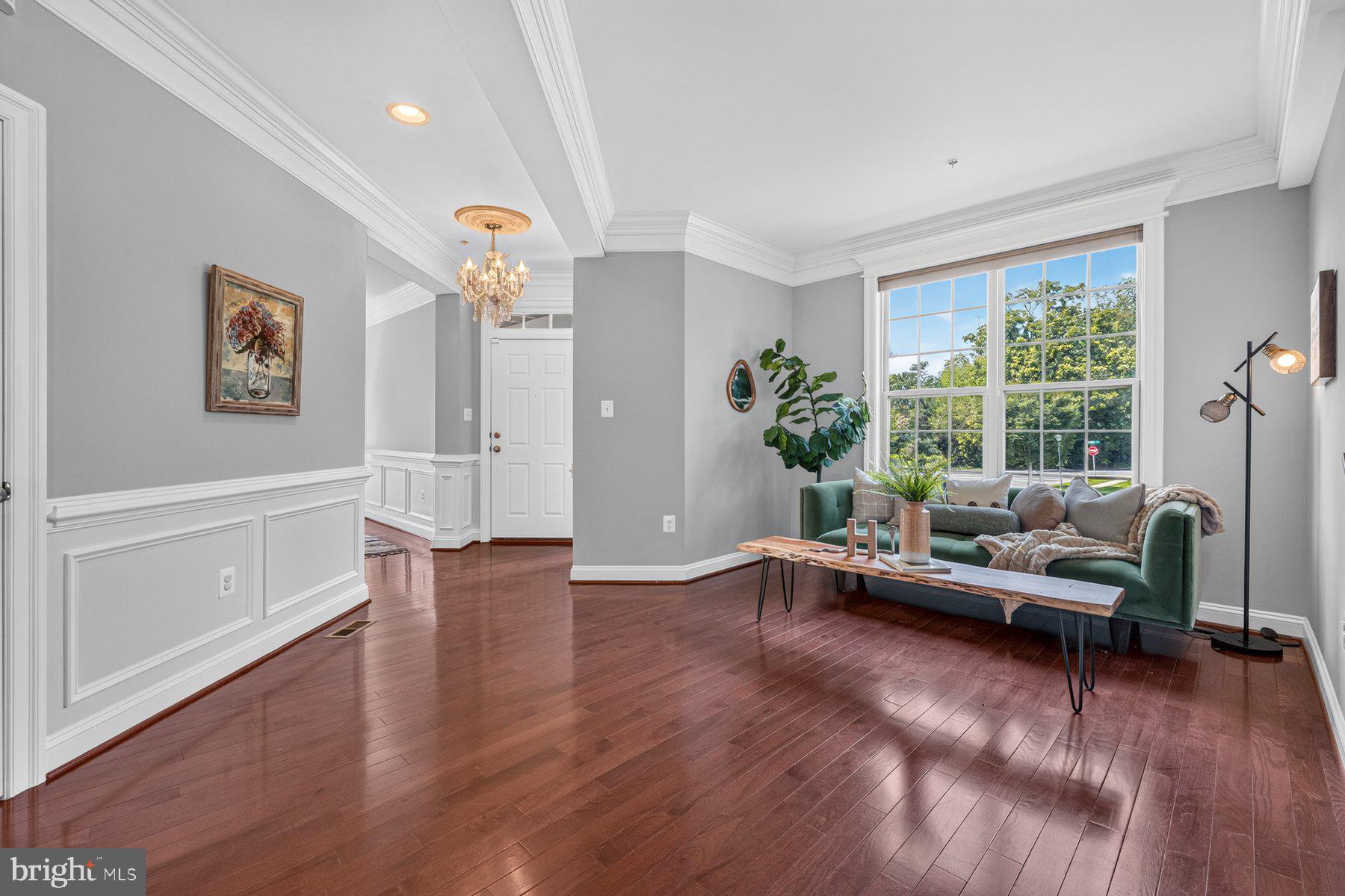 KENSINGTON HEIGHTS - Residential