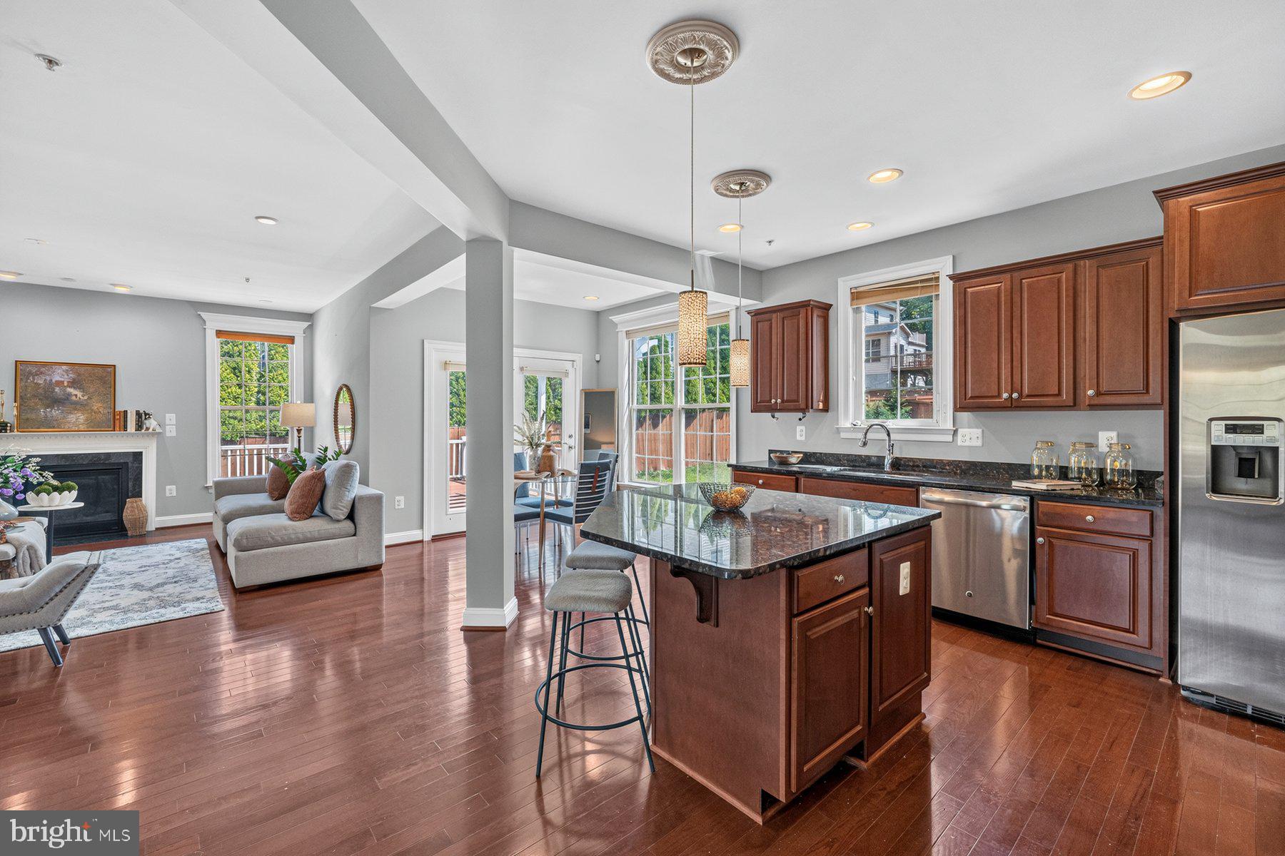 KENSINGTON HEIGHTS - Residential
