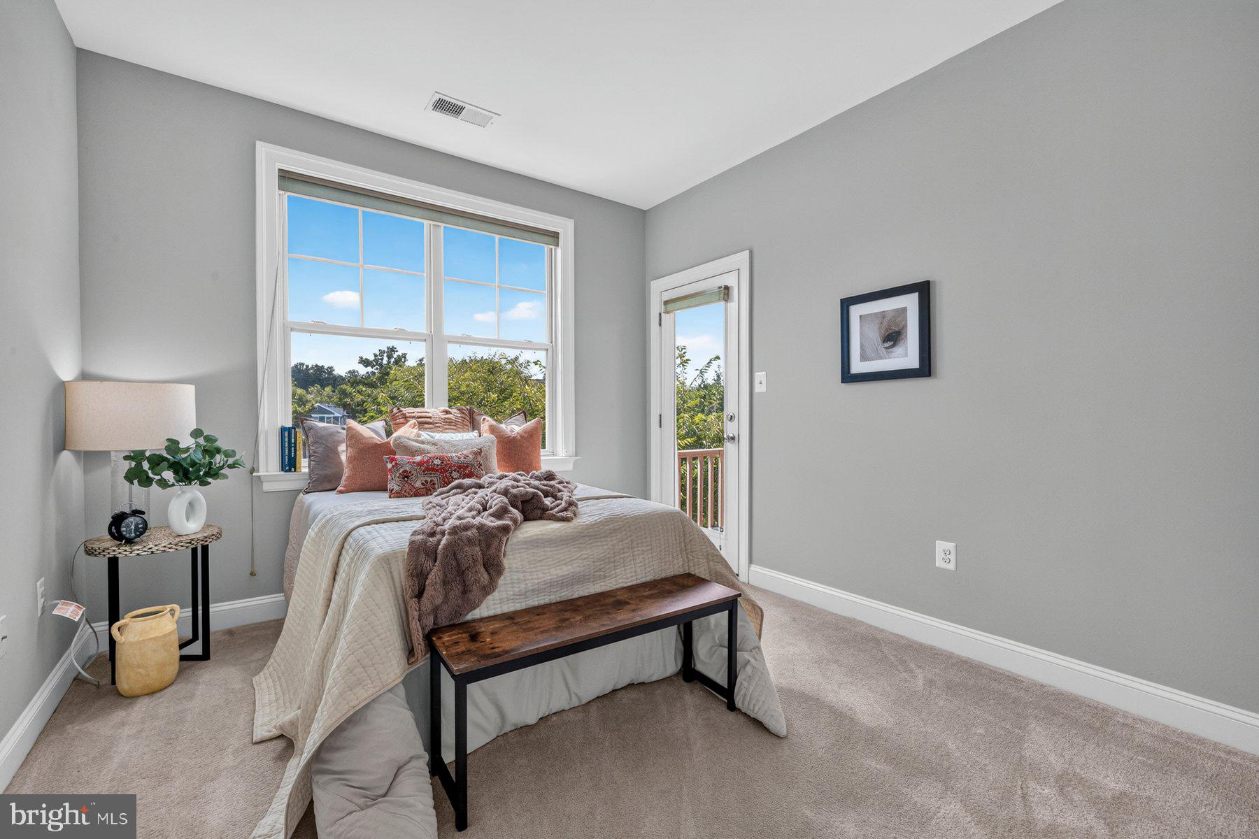 KENSINGTON HEIGHTS - Residential