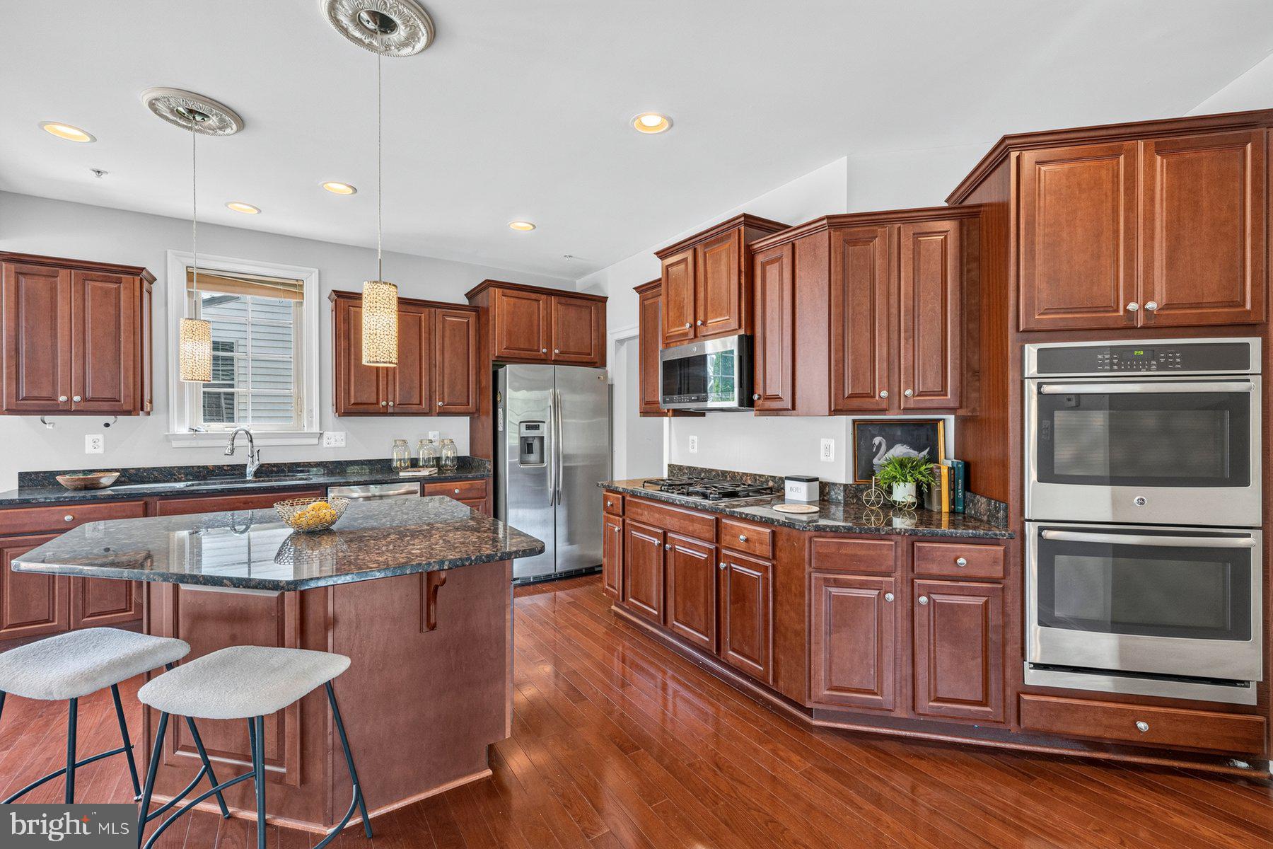 KENSINGTON HEIGHTS - Residential