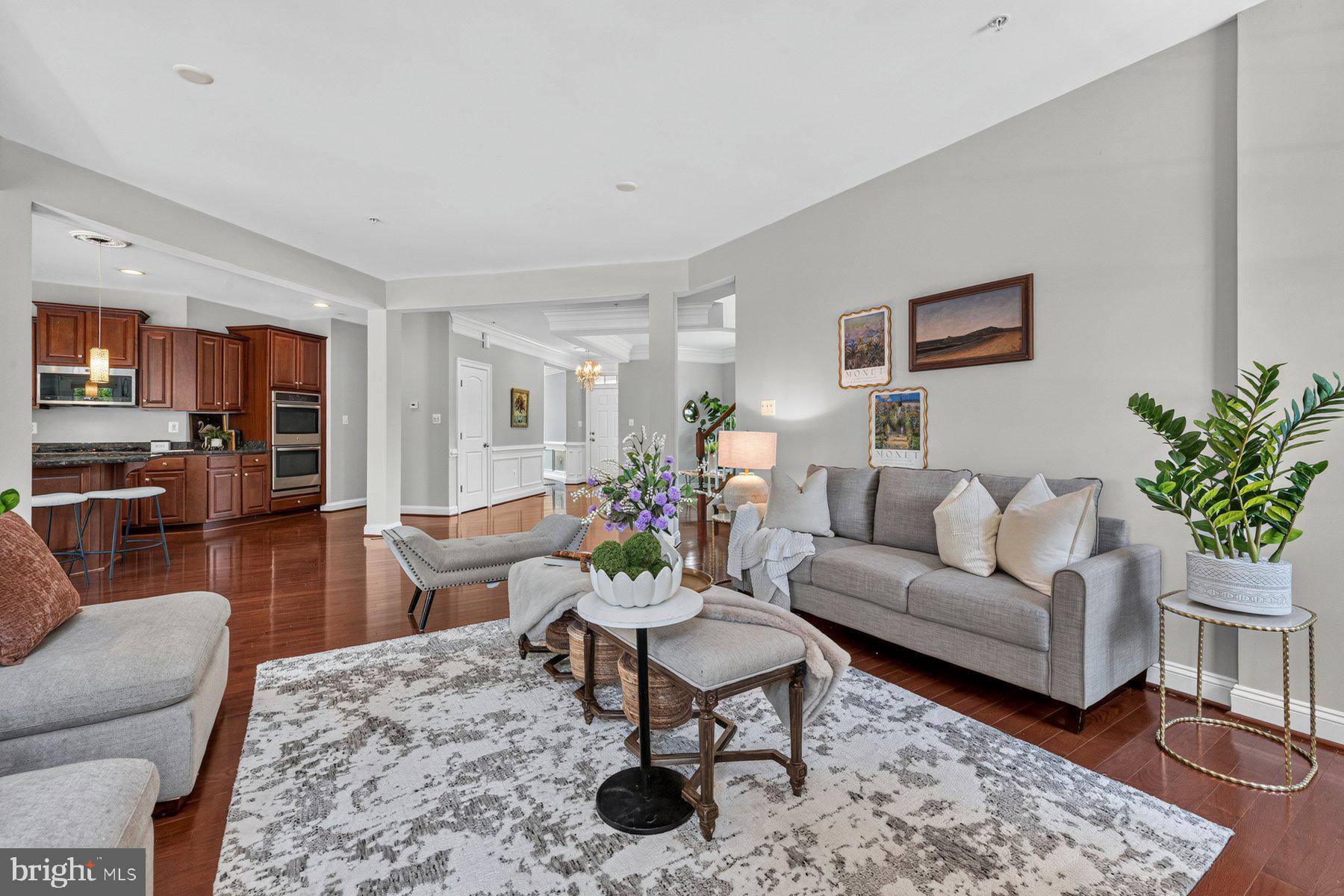 KENSINGTON HEIGHTS - Residential