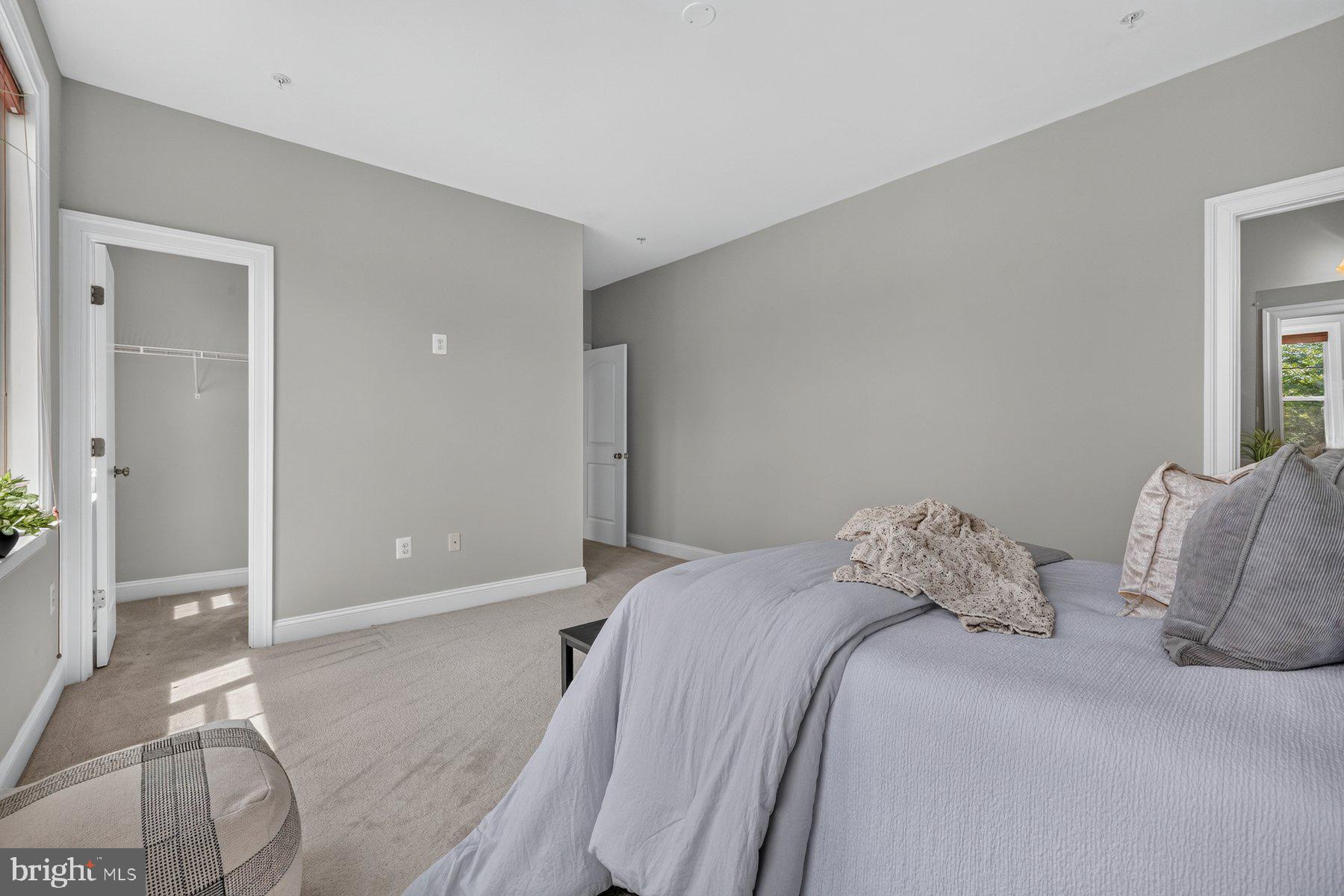 KENSINGTON HEIGHTS - Residential