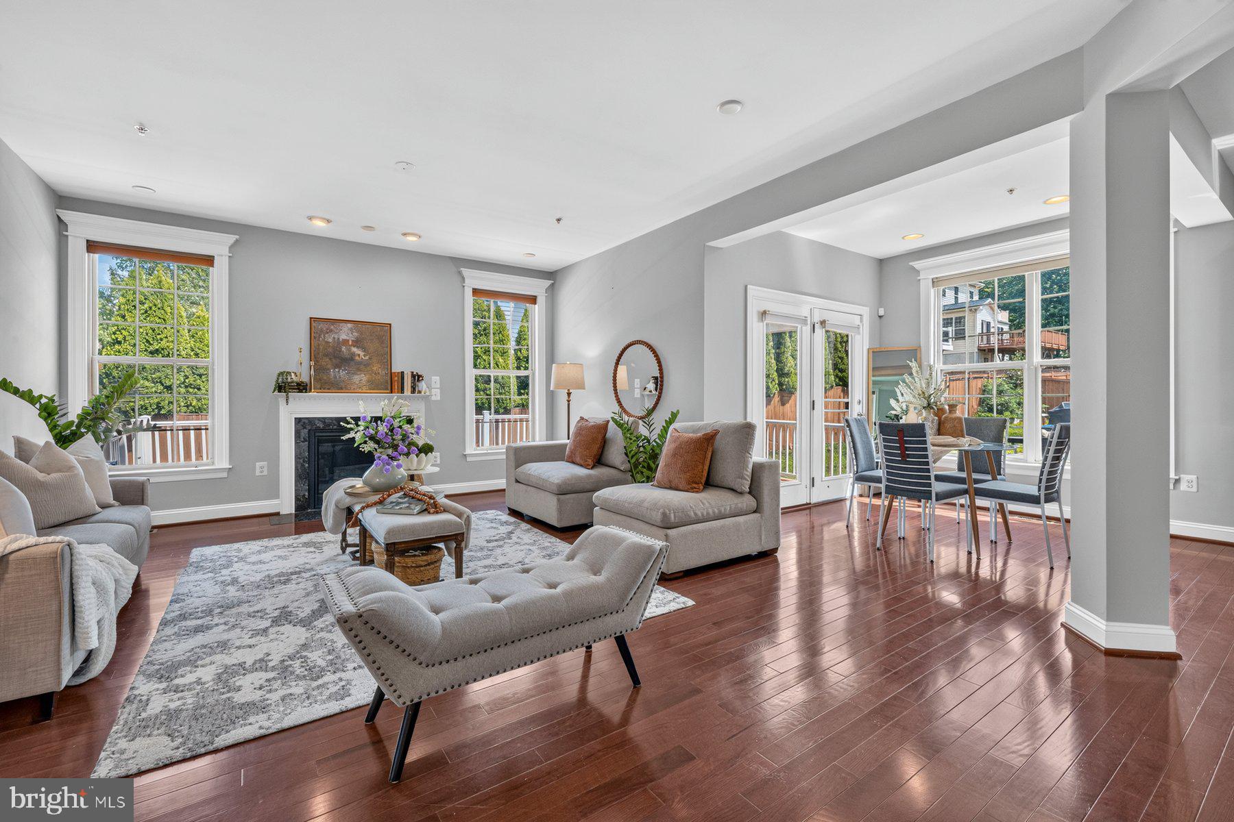 KENSINGTON HEIGHTS - Residential