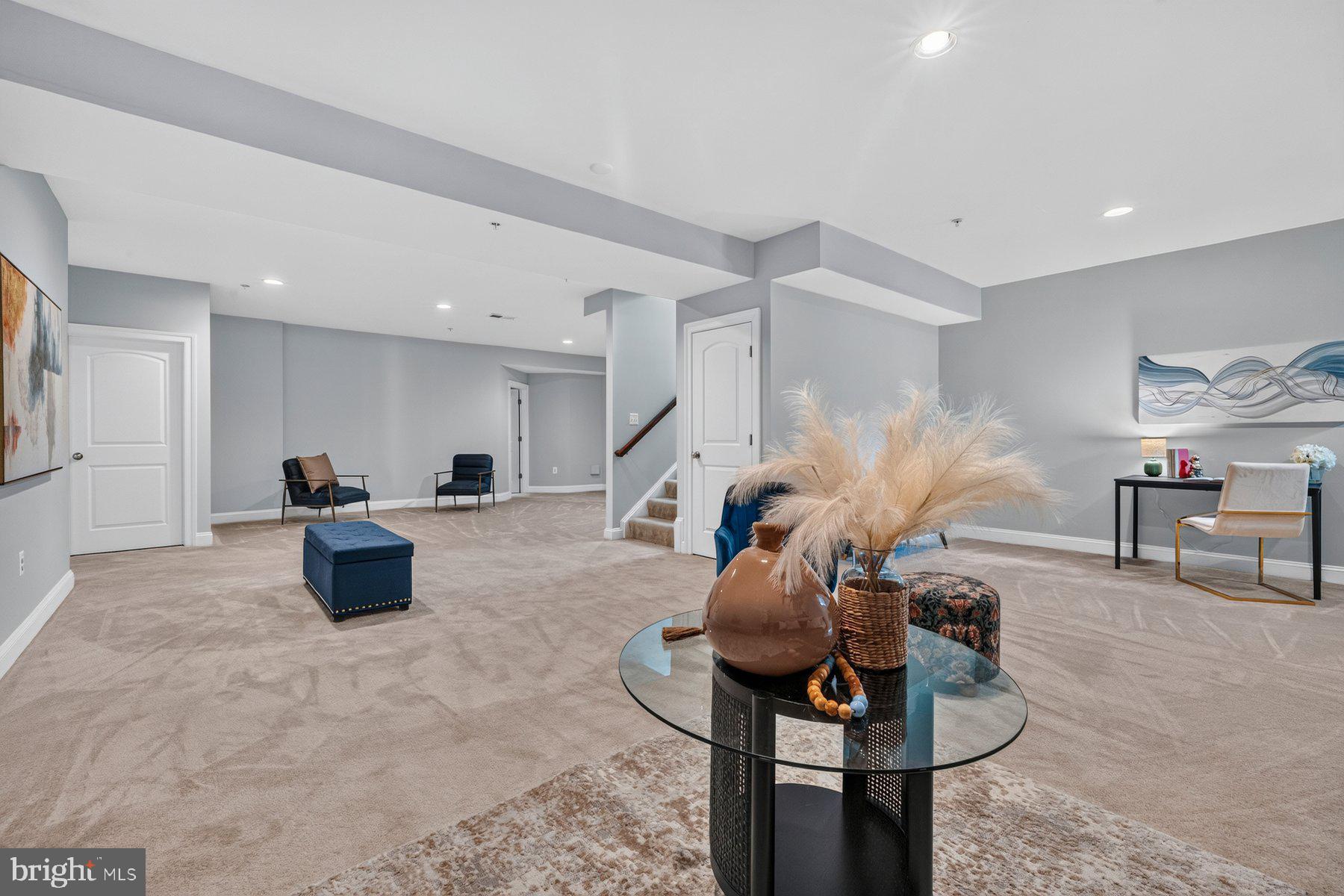 KENSINGTON HEIGHTS - Residential