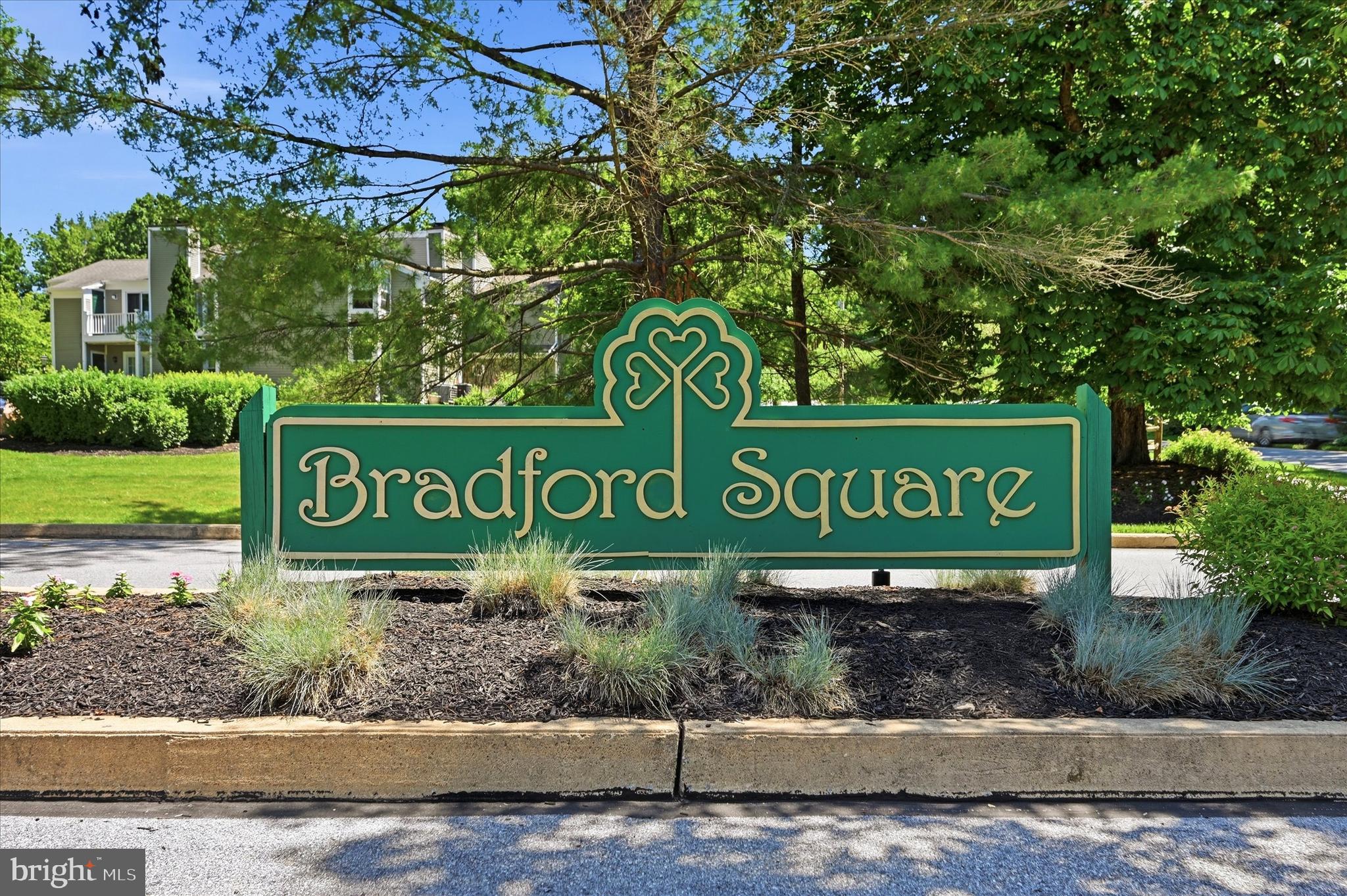 BRADFORD SQUARE - Residential