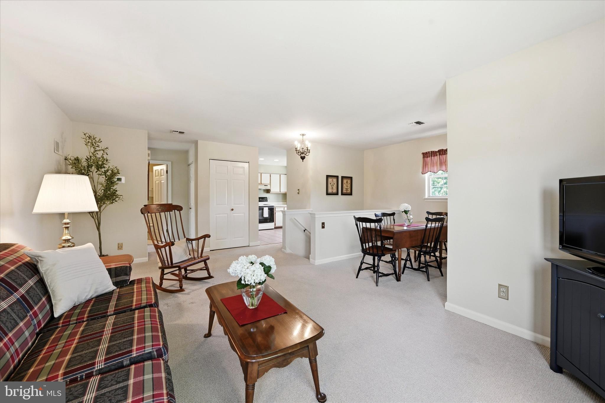 BRADFORD SQUARE - Residential