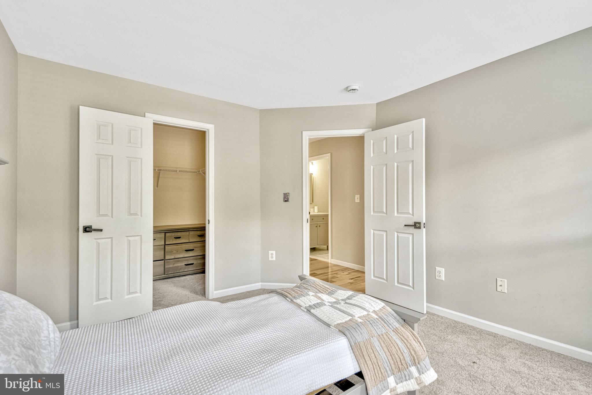 SOUTH RIDING - Residential