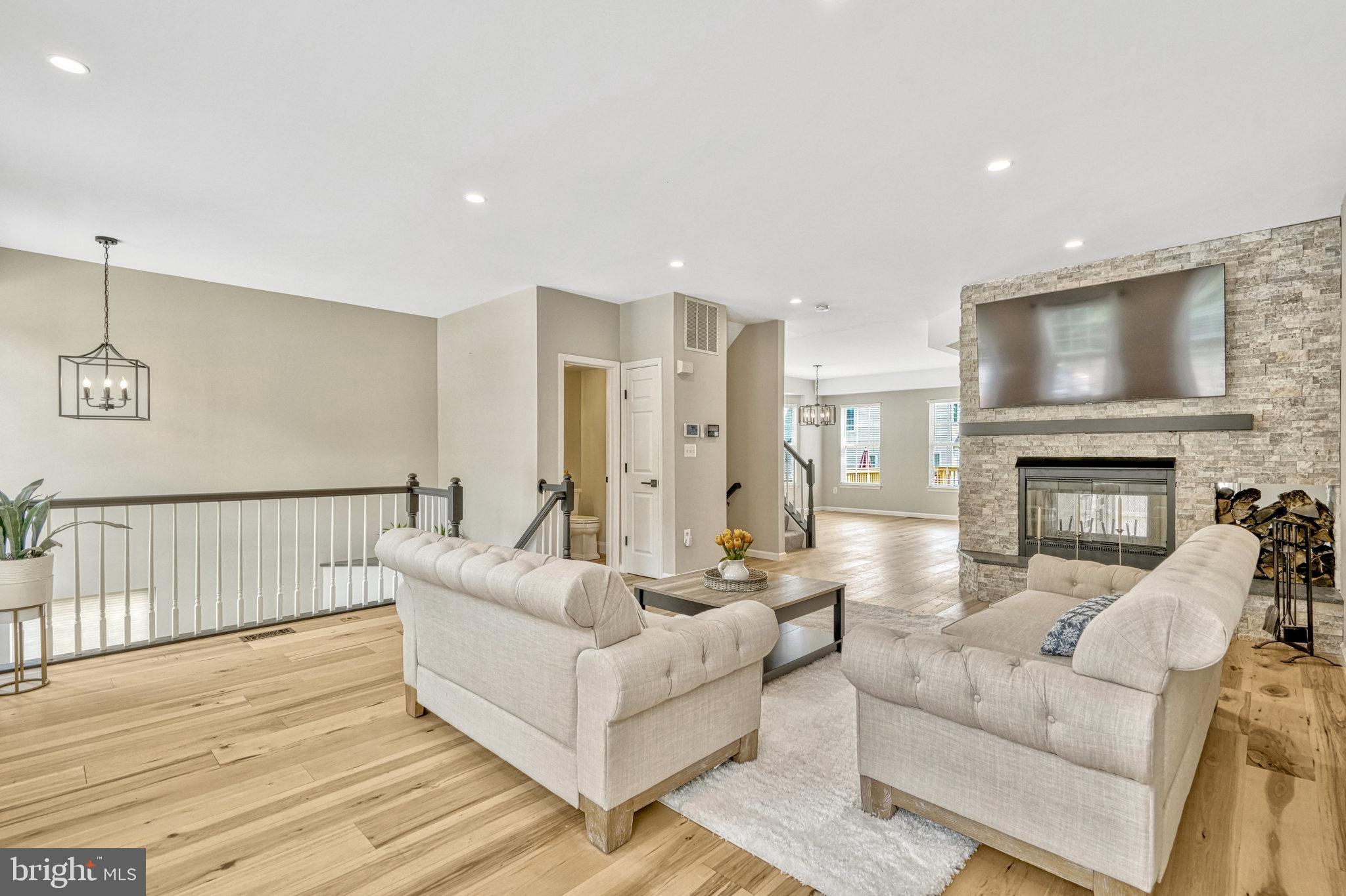 SOUTH RIDING - Residential