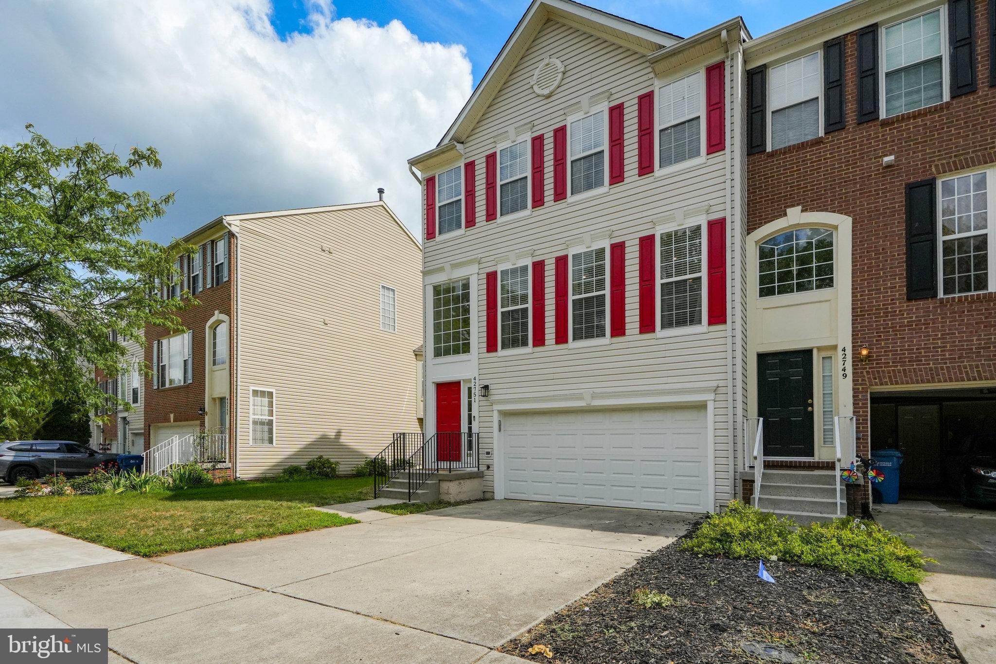 SOUTH RIDING - Residential