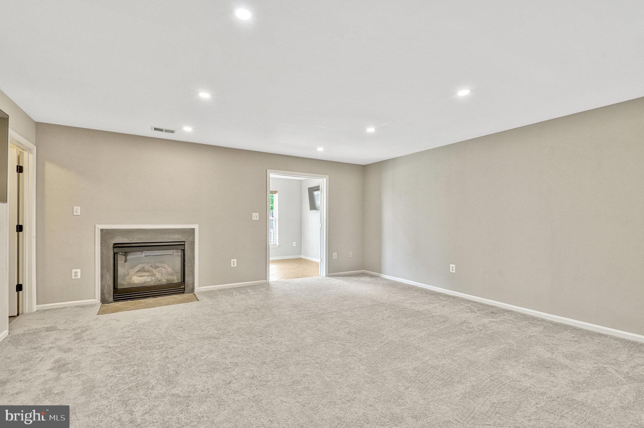 SOUTH RIDING - Residential