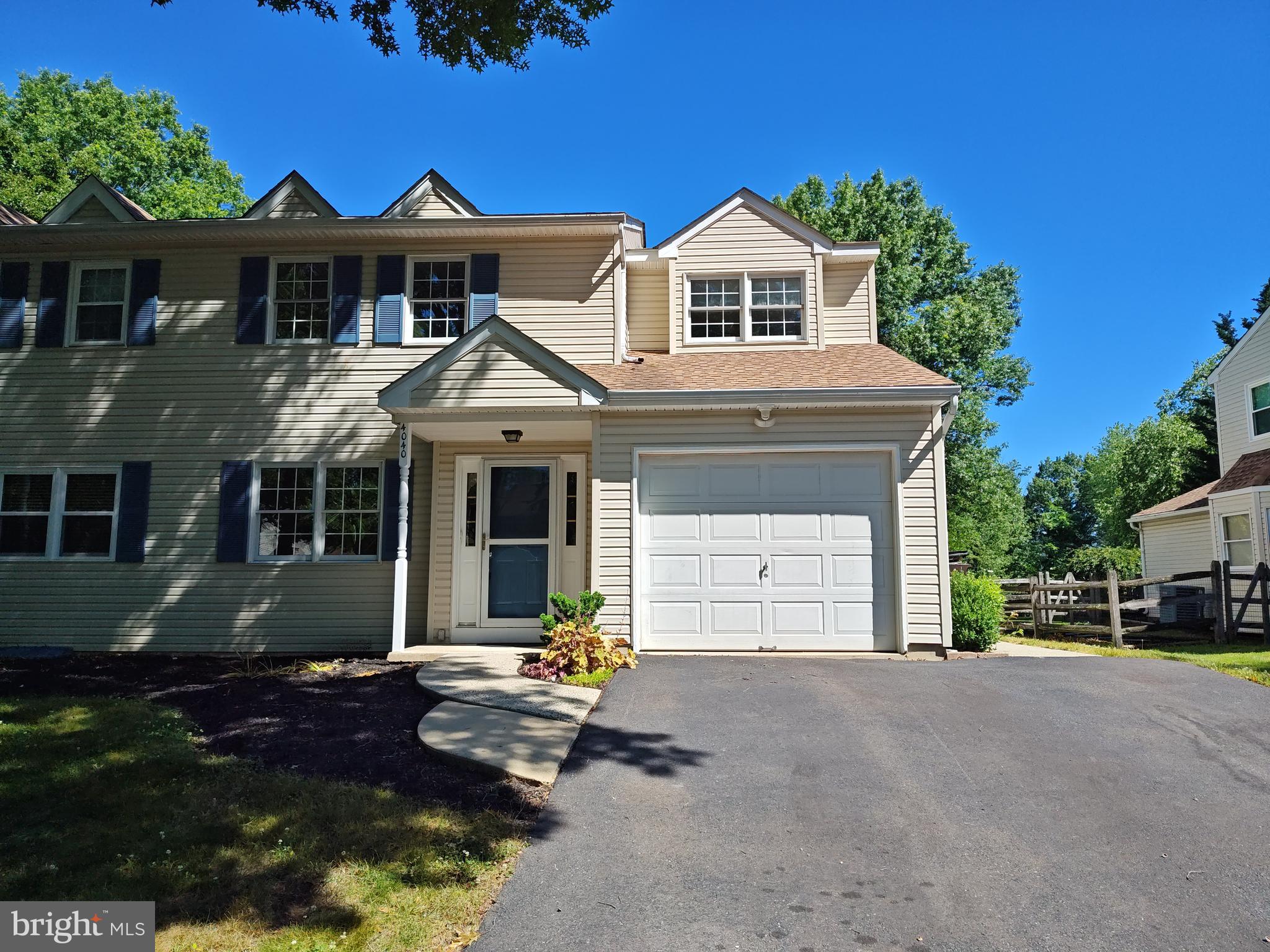 FIELDSTONE PLACE - Residential