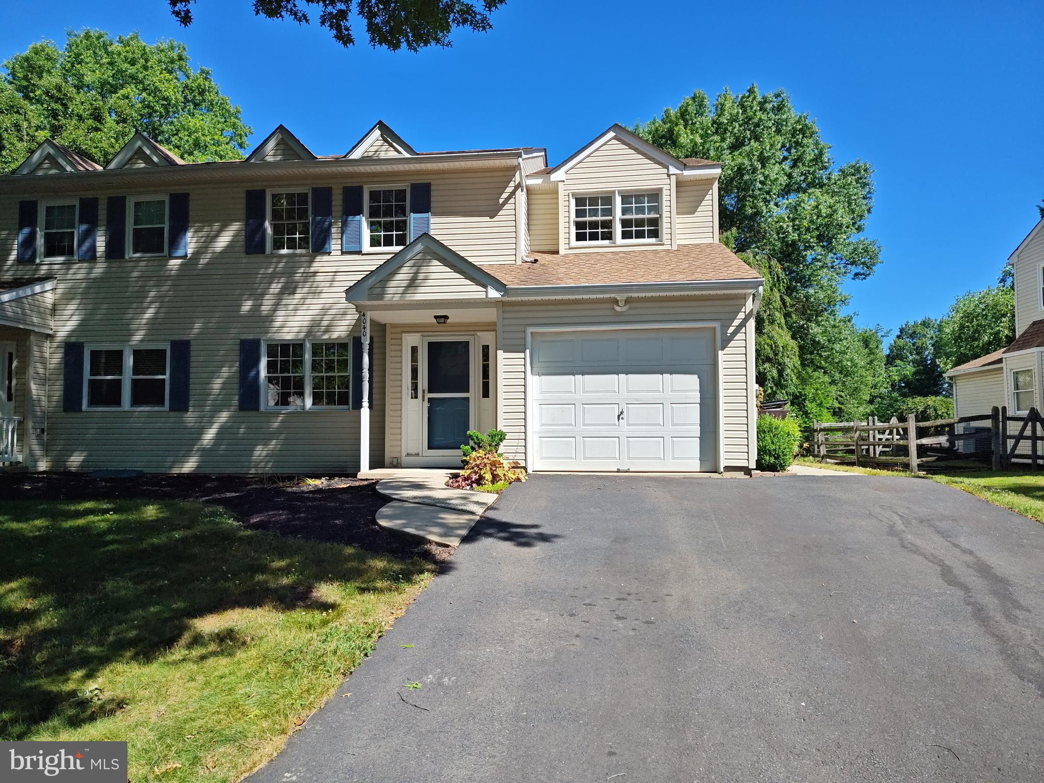 FIELDSTONE PLACE - Residential